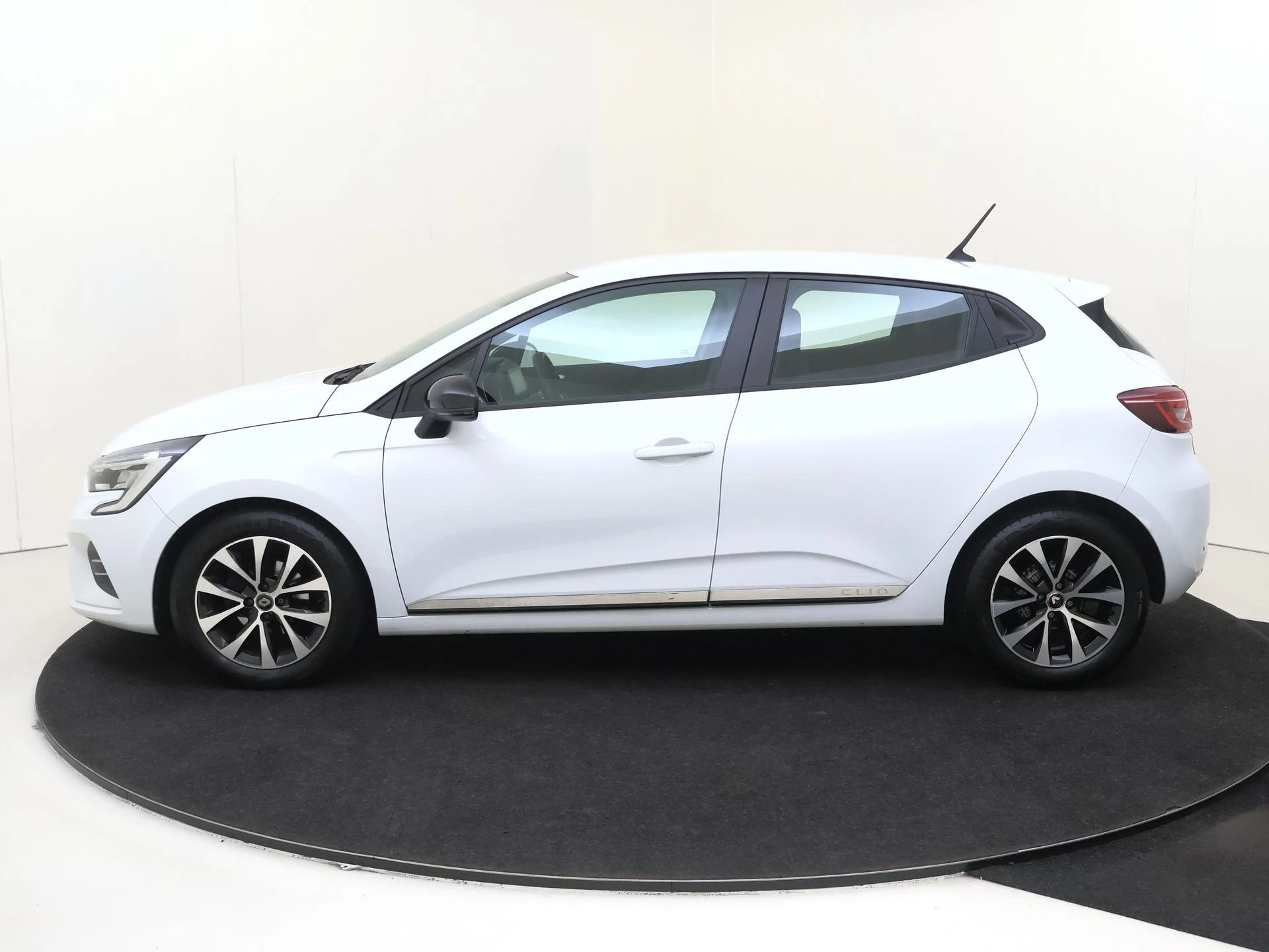 Renault-Clio-image-7