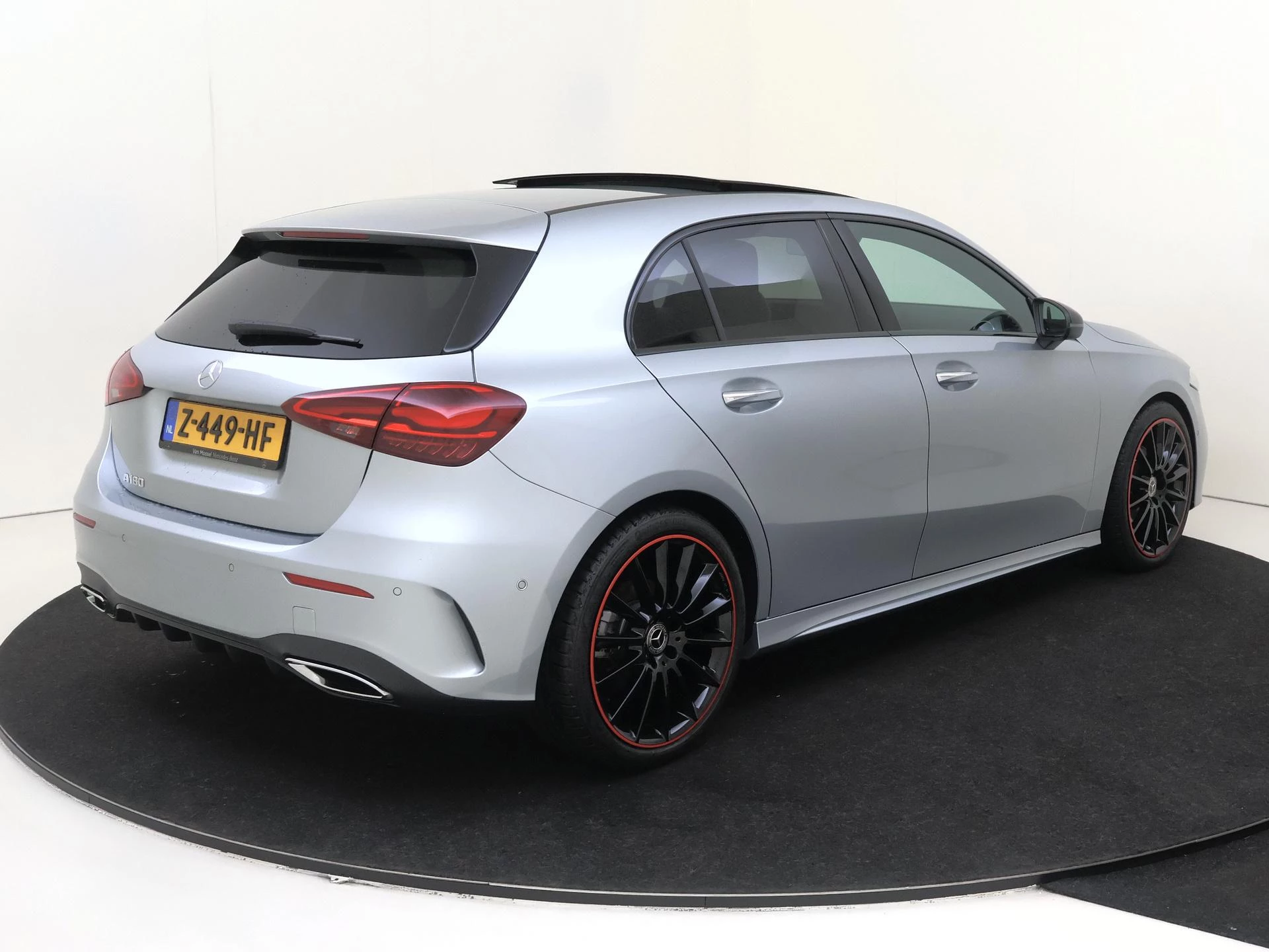 Mercedes-Benz-A-Klasse-image-3