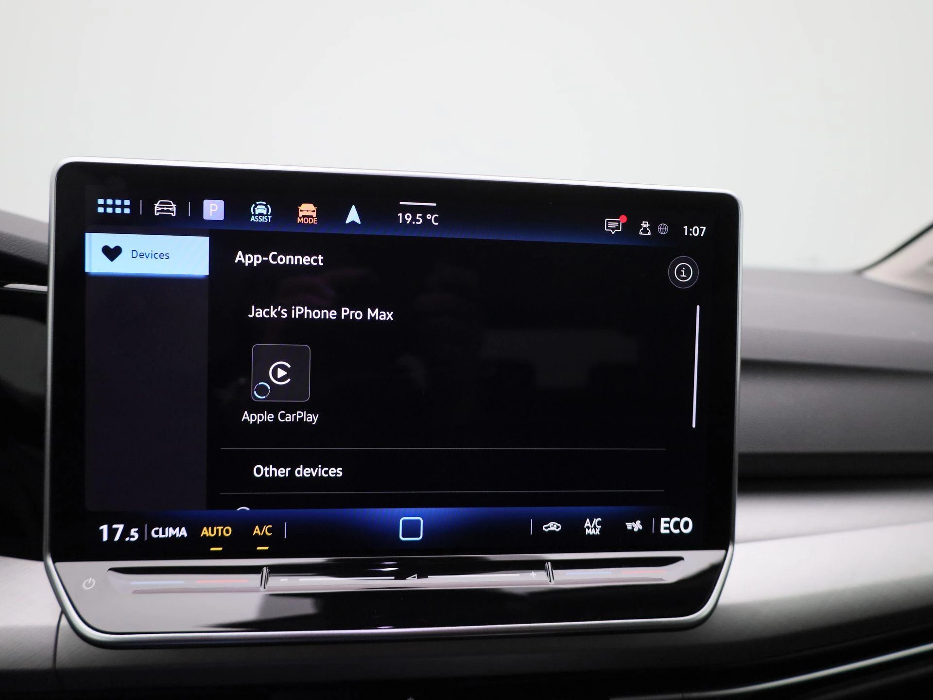 Volkswagen-Golf-image-19