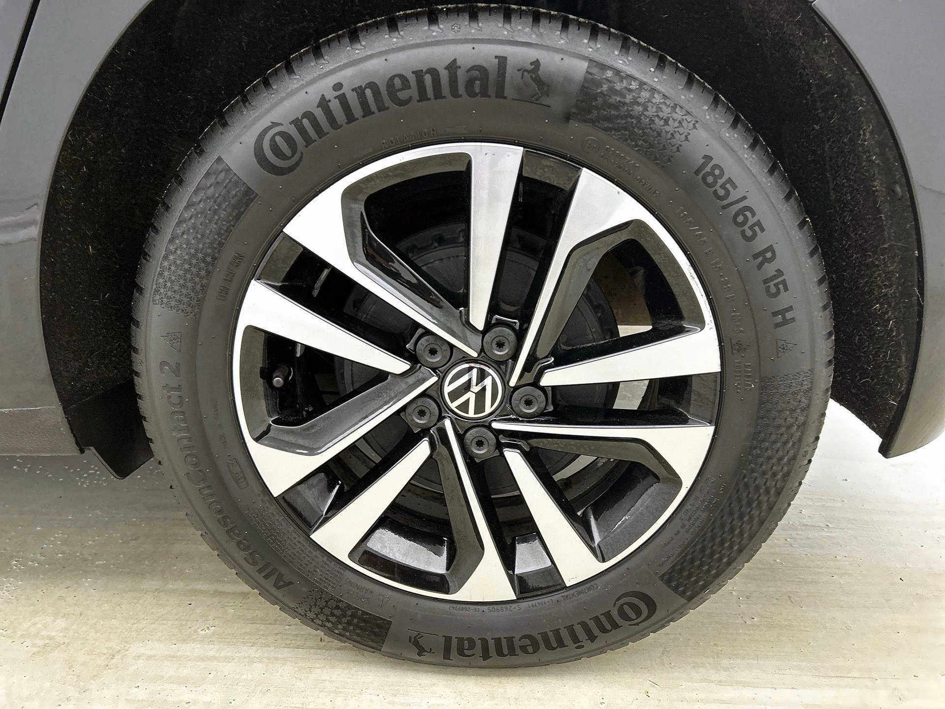 Volkswagen-Polo-image-31