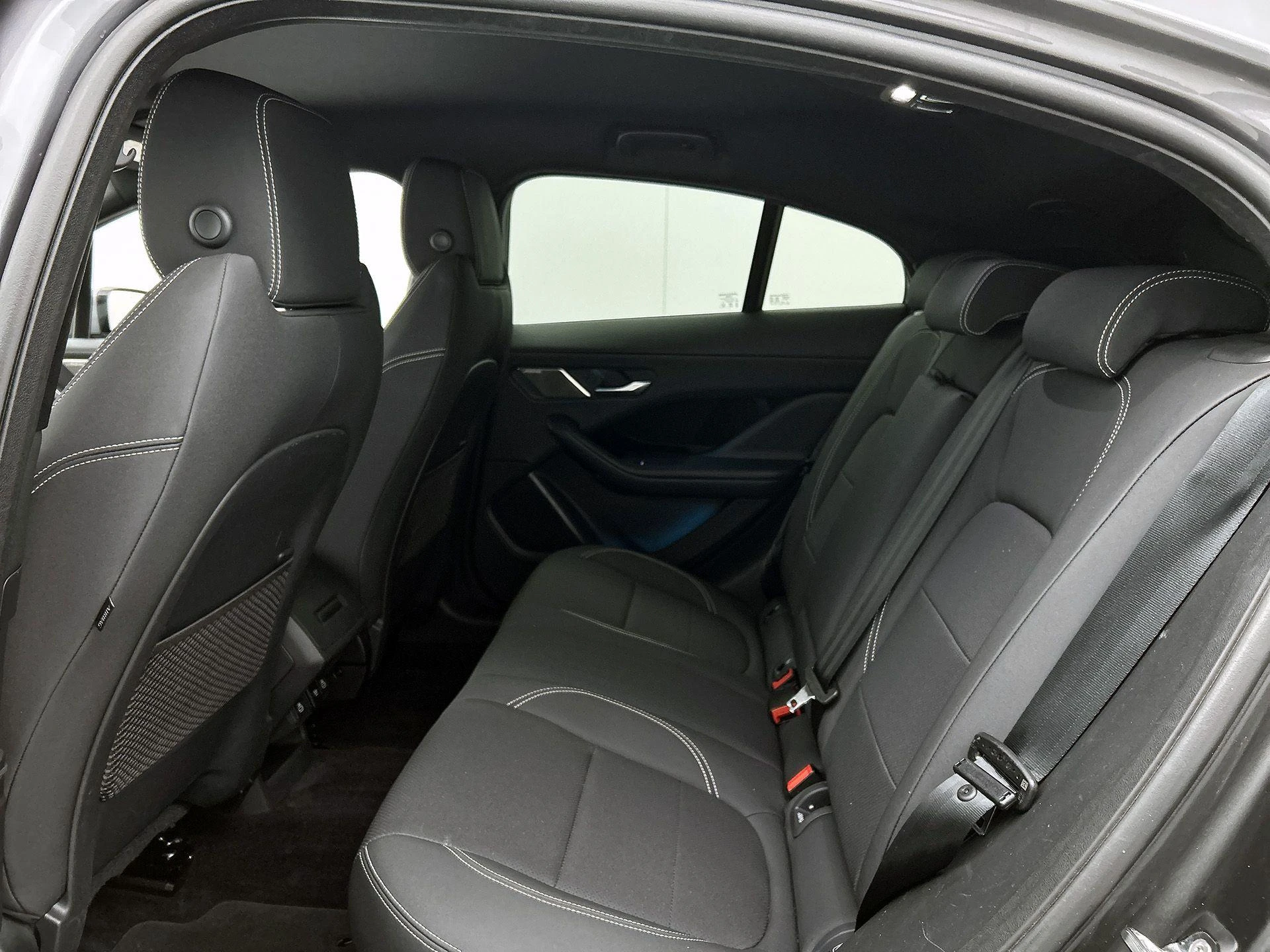 Jaguar-I-PACE-image-26