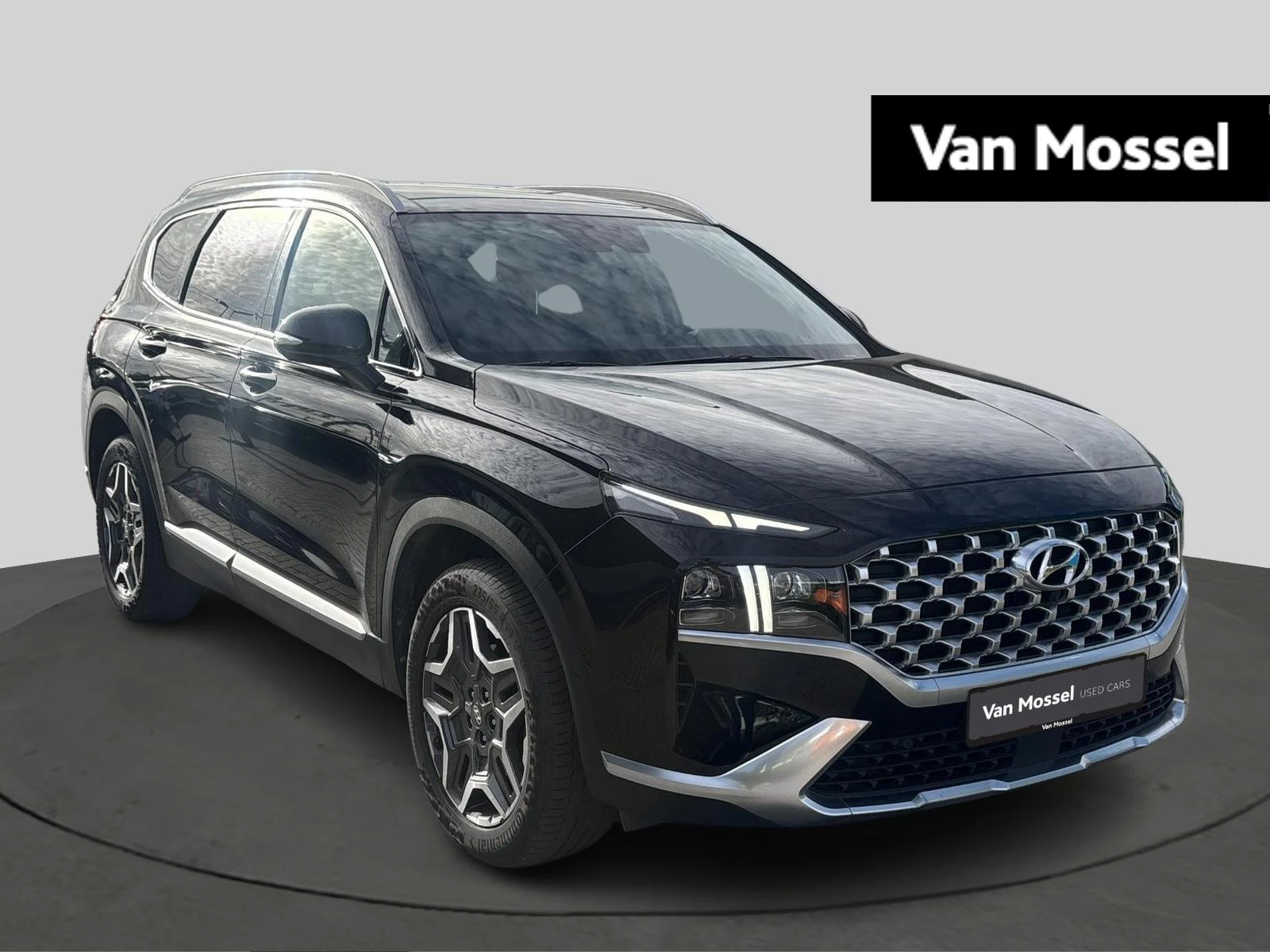 Hyundai-Santa Fe-image-0