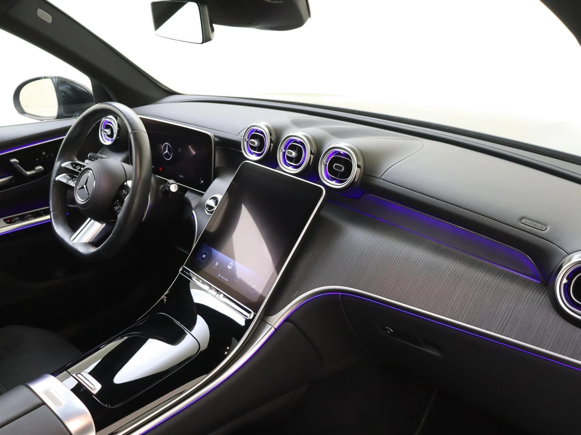 Mercedes-Benz-GLC-image-9