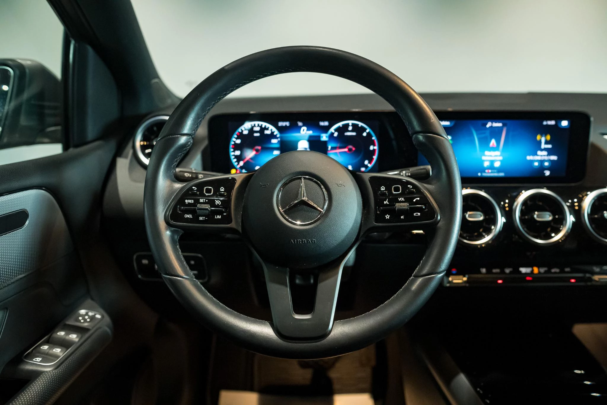 Mercedes-Benz-B-Klasse-image-17