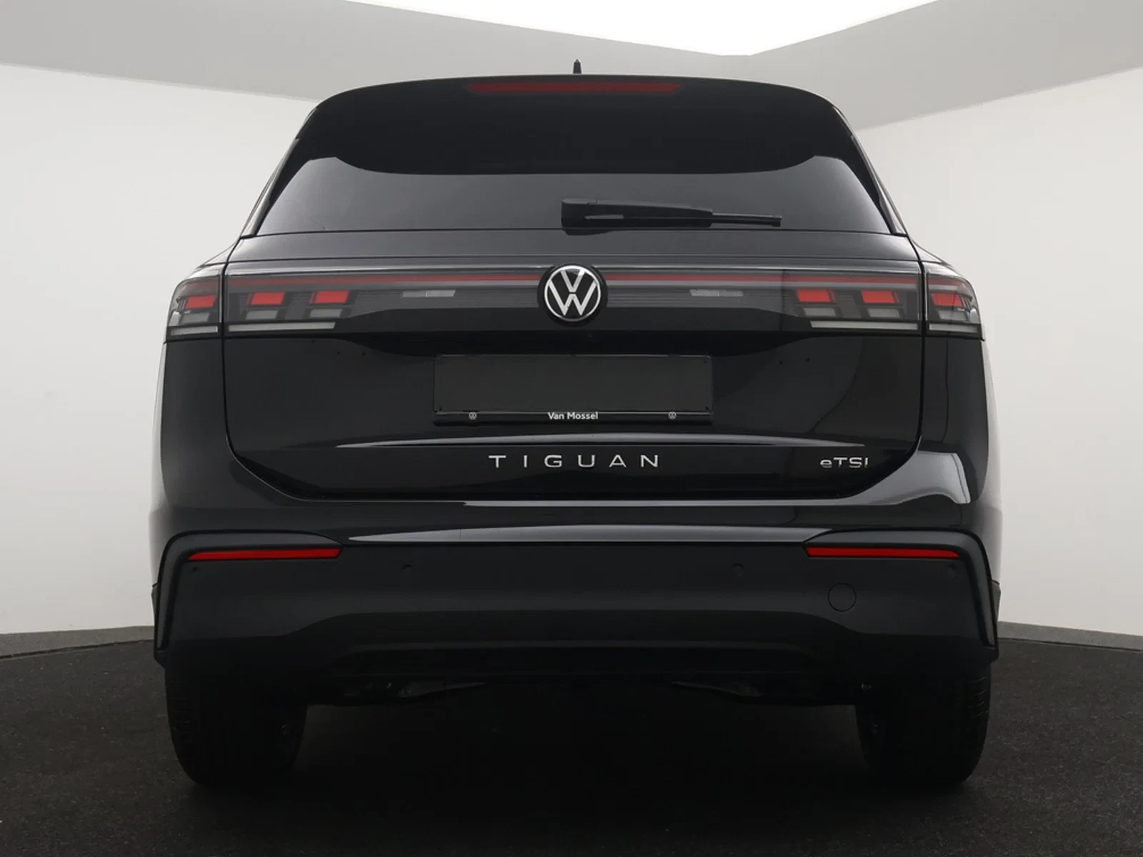 Volkswagen-Tiguan-image-3