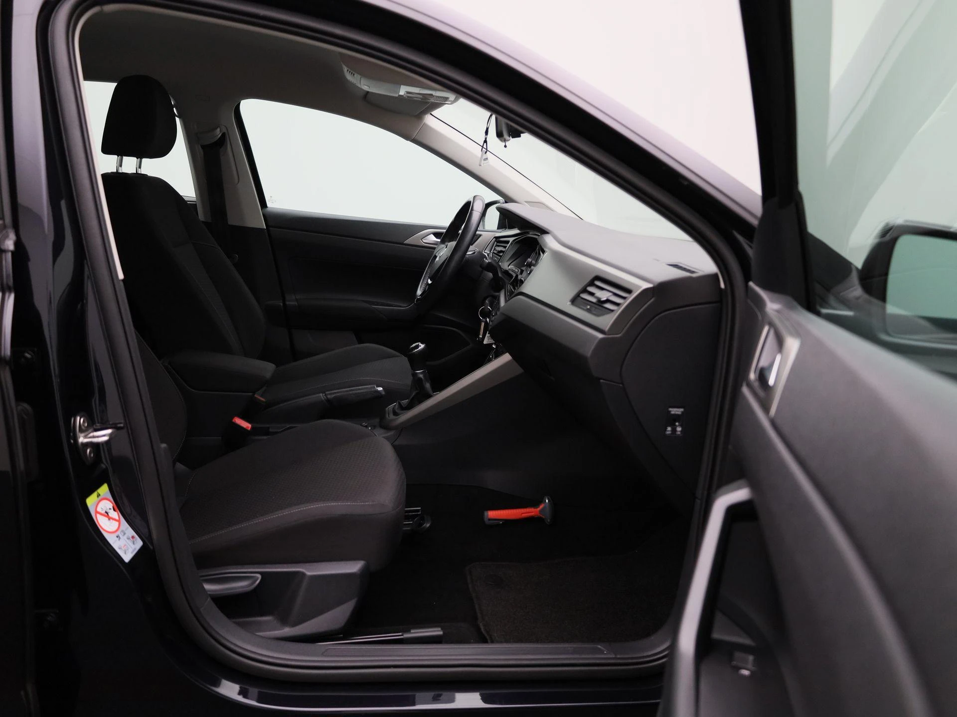 Volkswagen-Polo-image-30