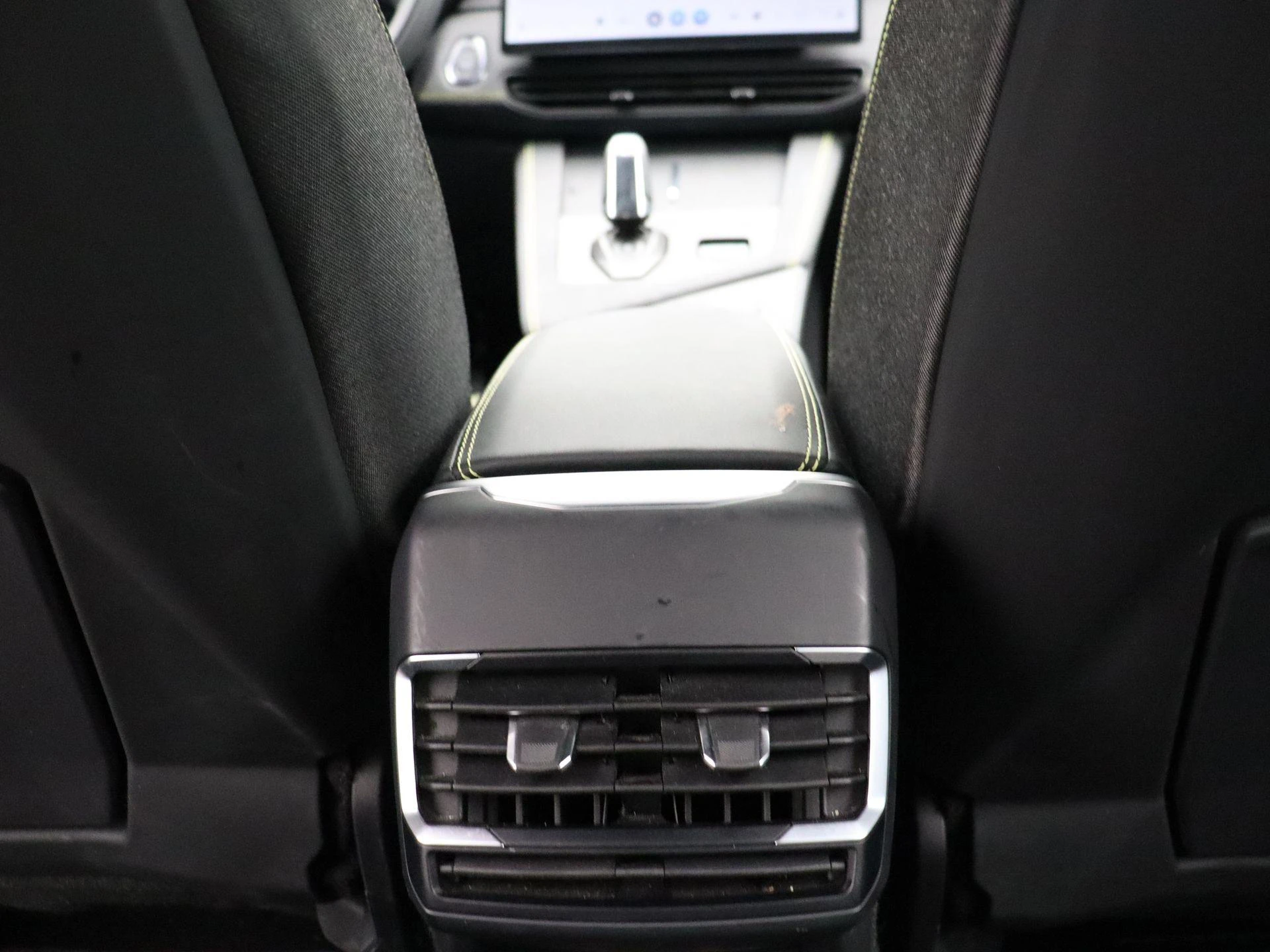Lynk & Co-01-image-22