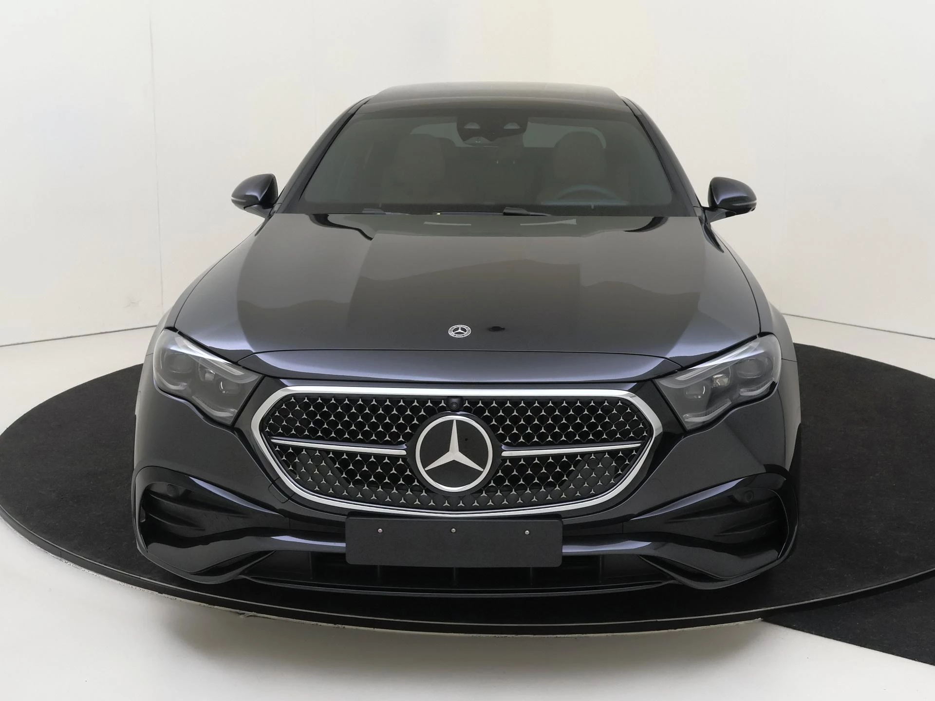 Mercedes-Benz-E-Klasse-image-5