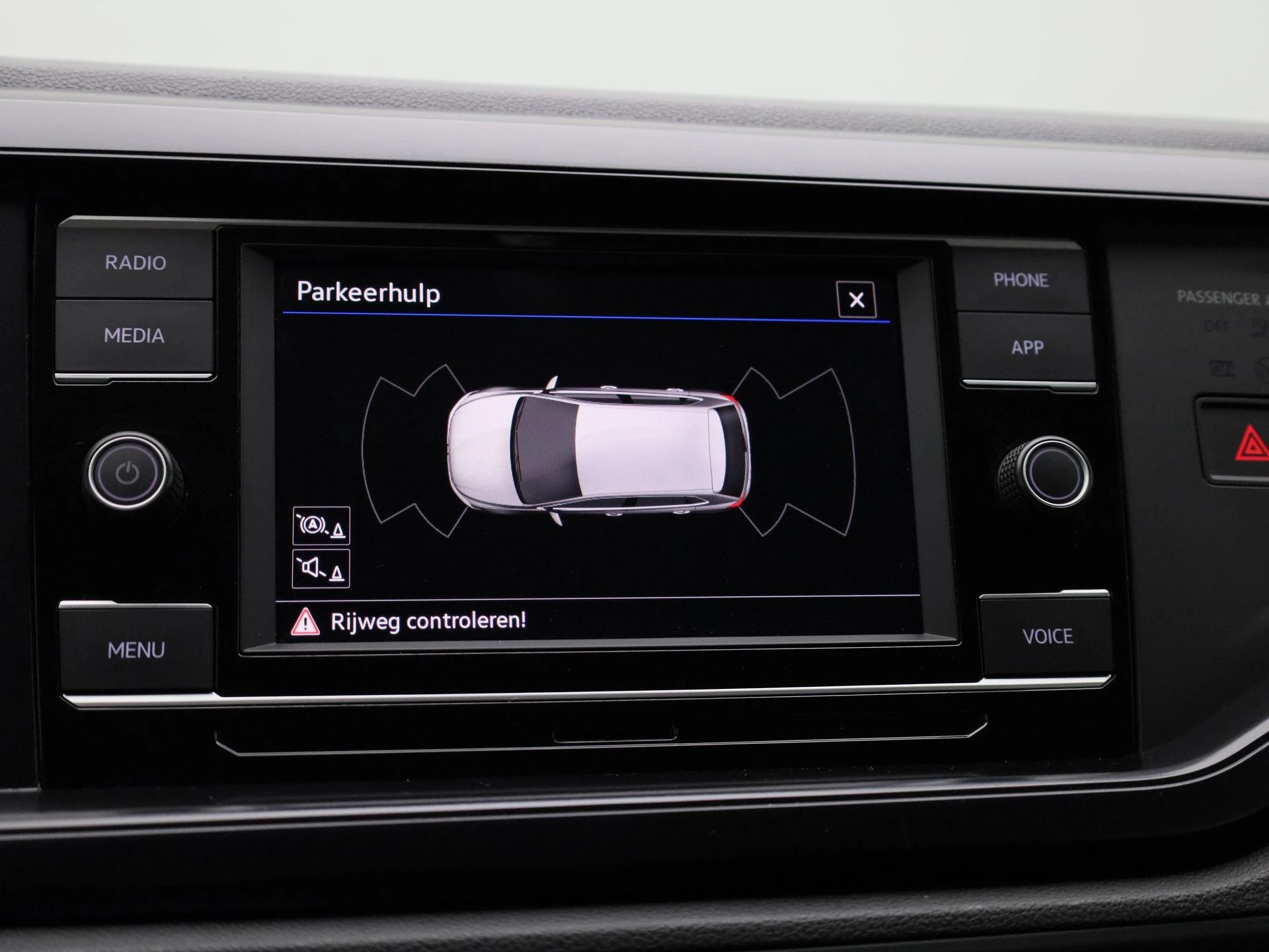 Volkswagen-Polo-image-27