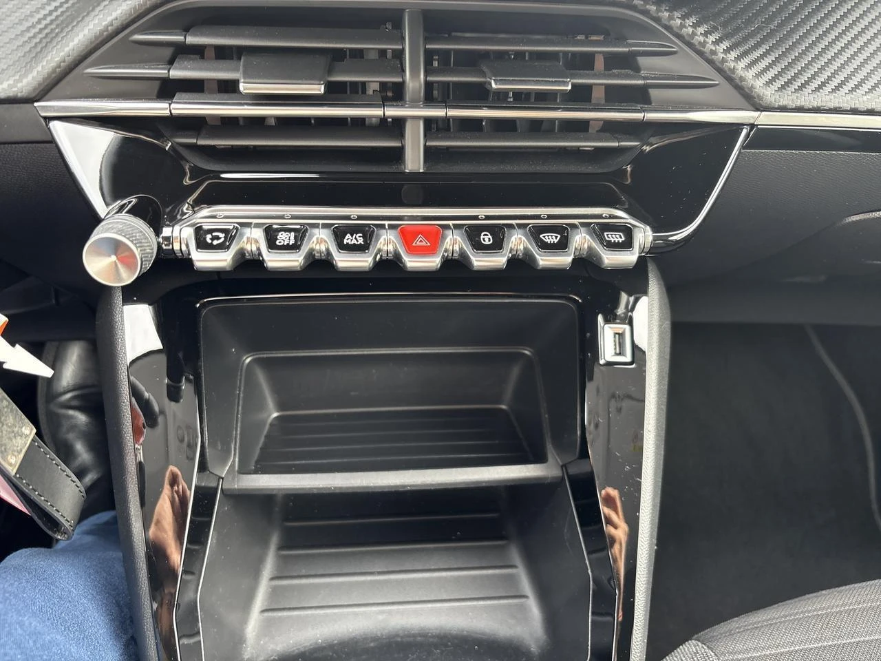 Peugeot-208-image-16