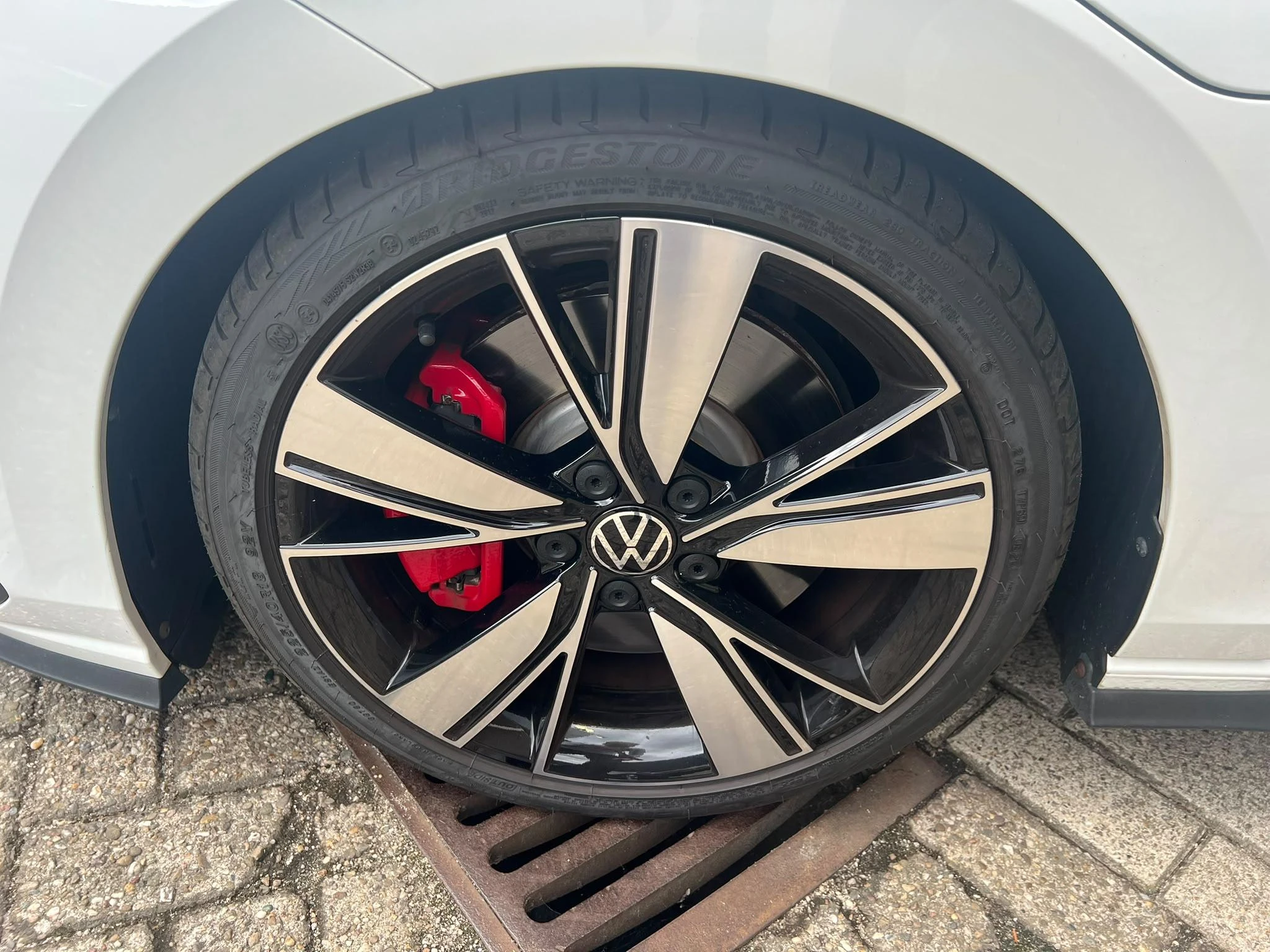 Volkswagen-Golf-image-8