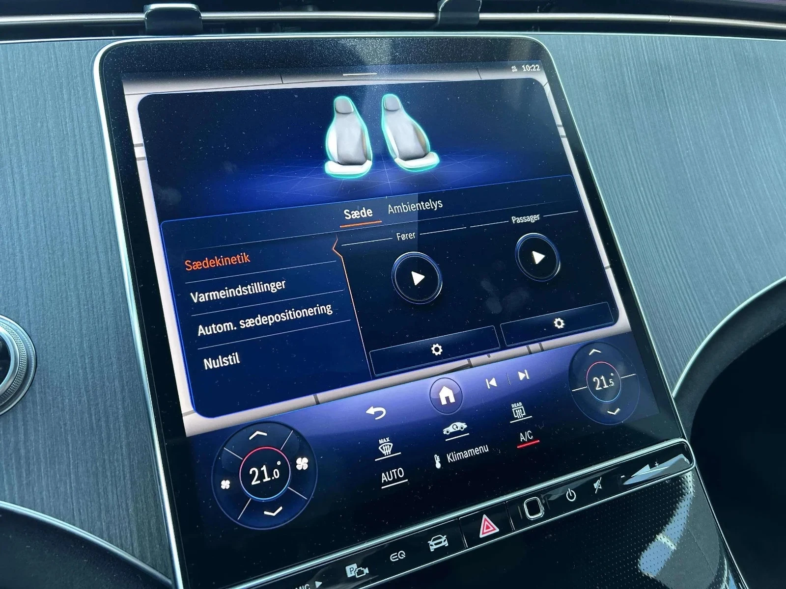 Mercedes-Benz-EQE-image-18