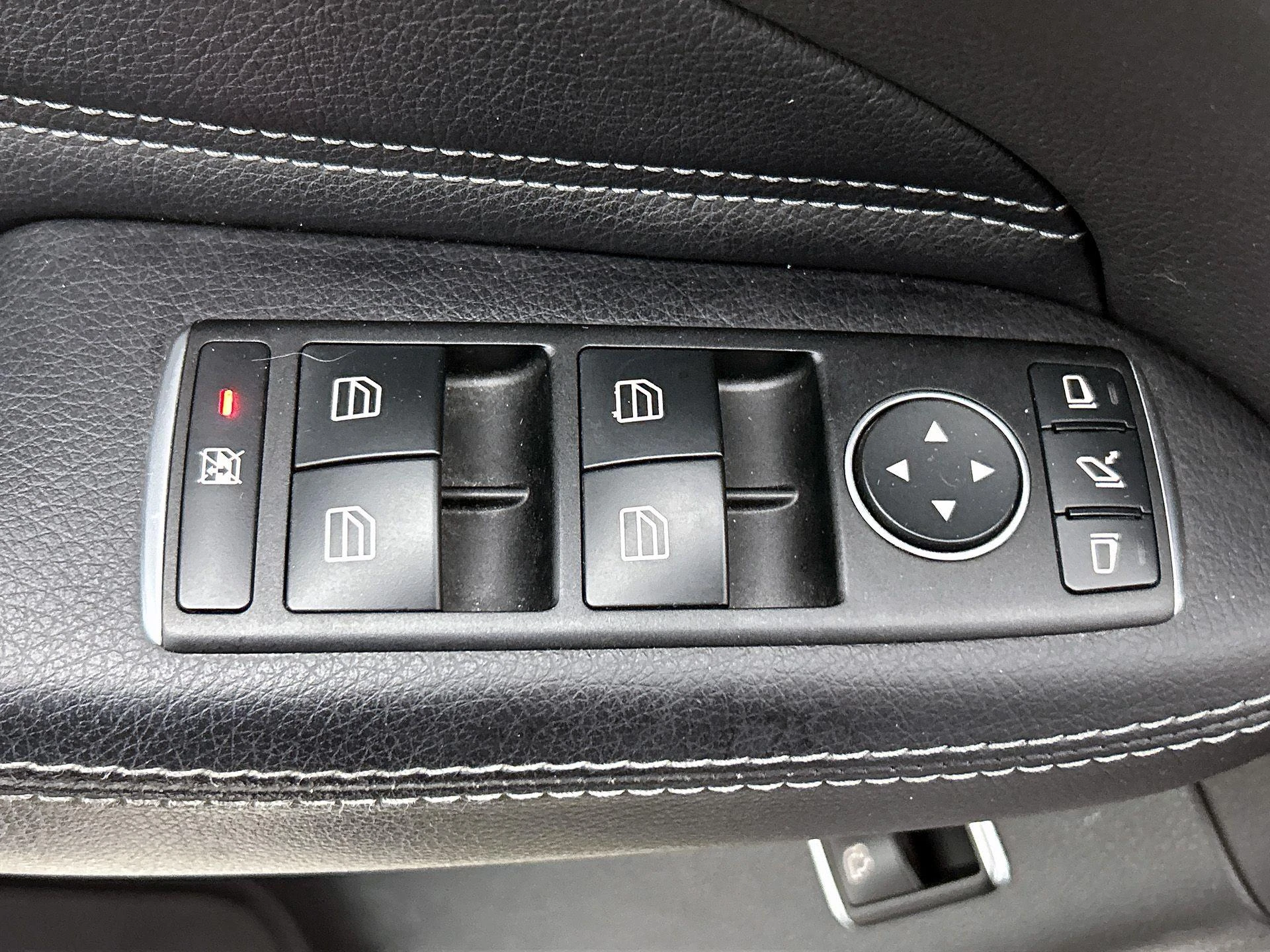 Mercedes-Benz-GLE-image-39