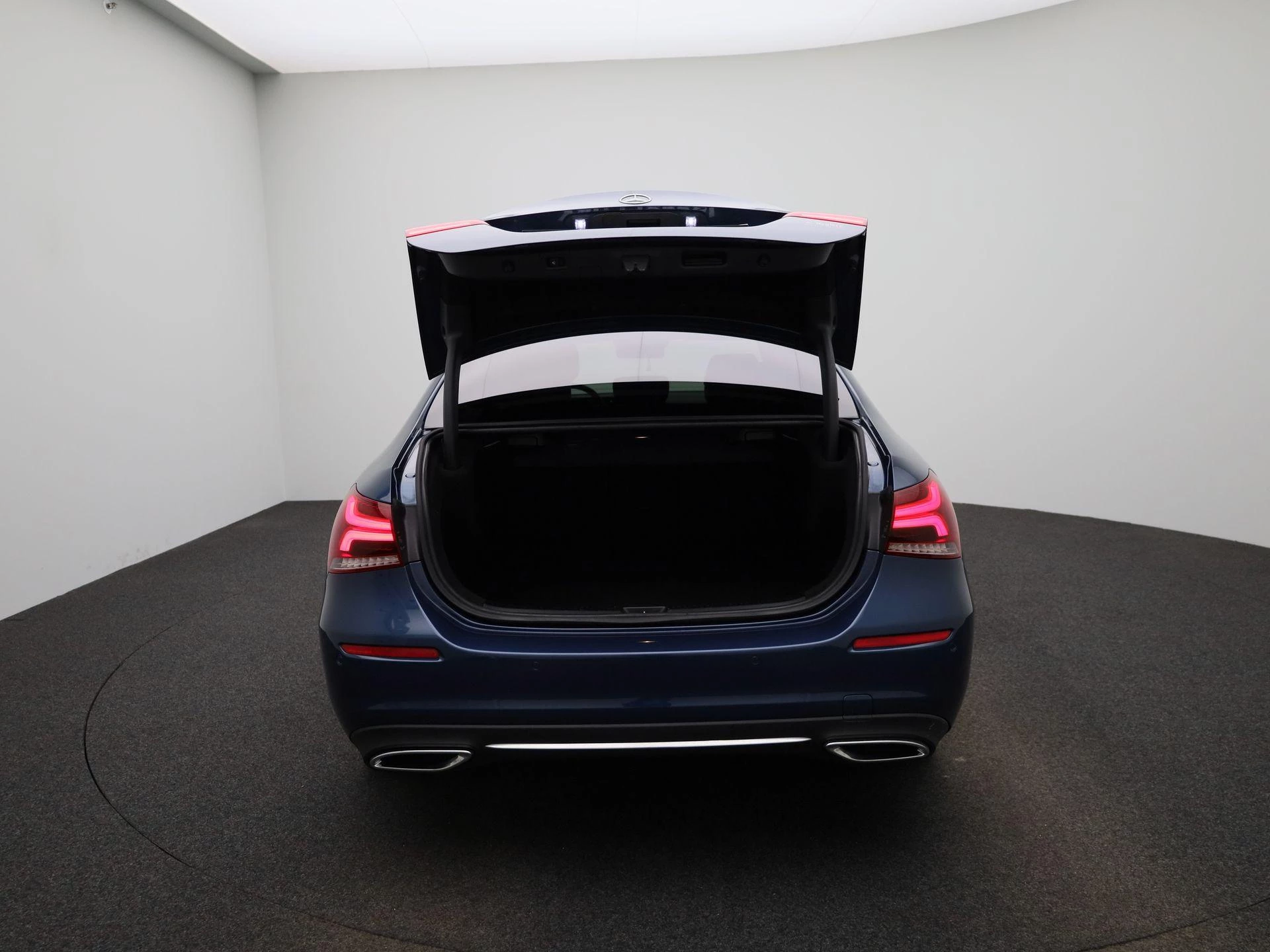 Mercedes-Benz-A-Klasse-image-10