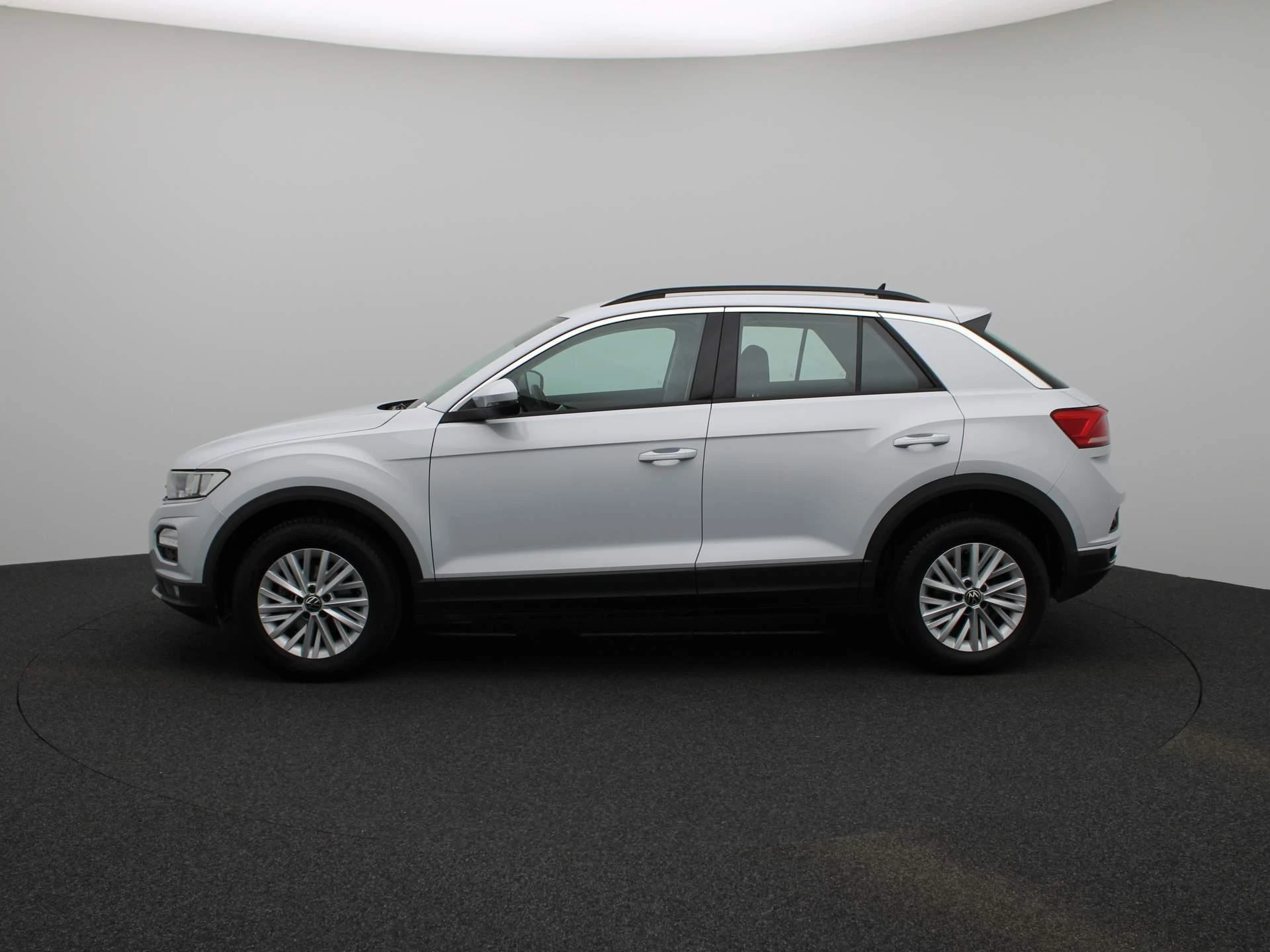 Volkswagen-T-Roc-image-3