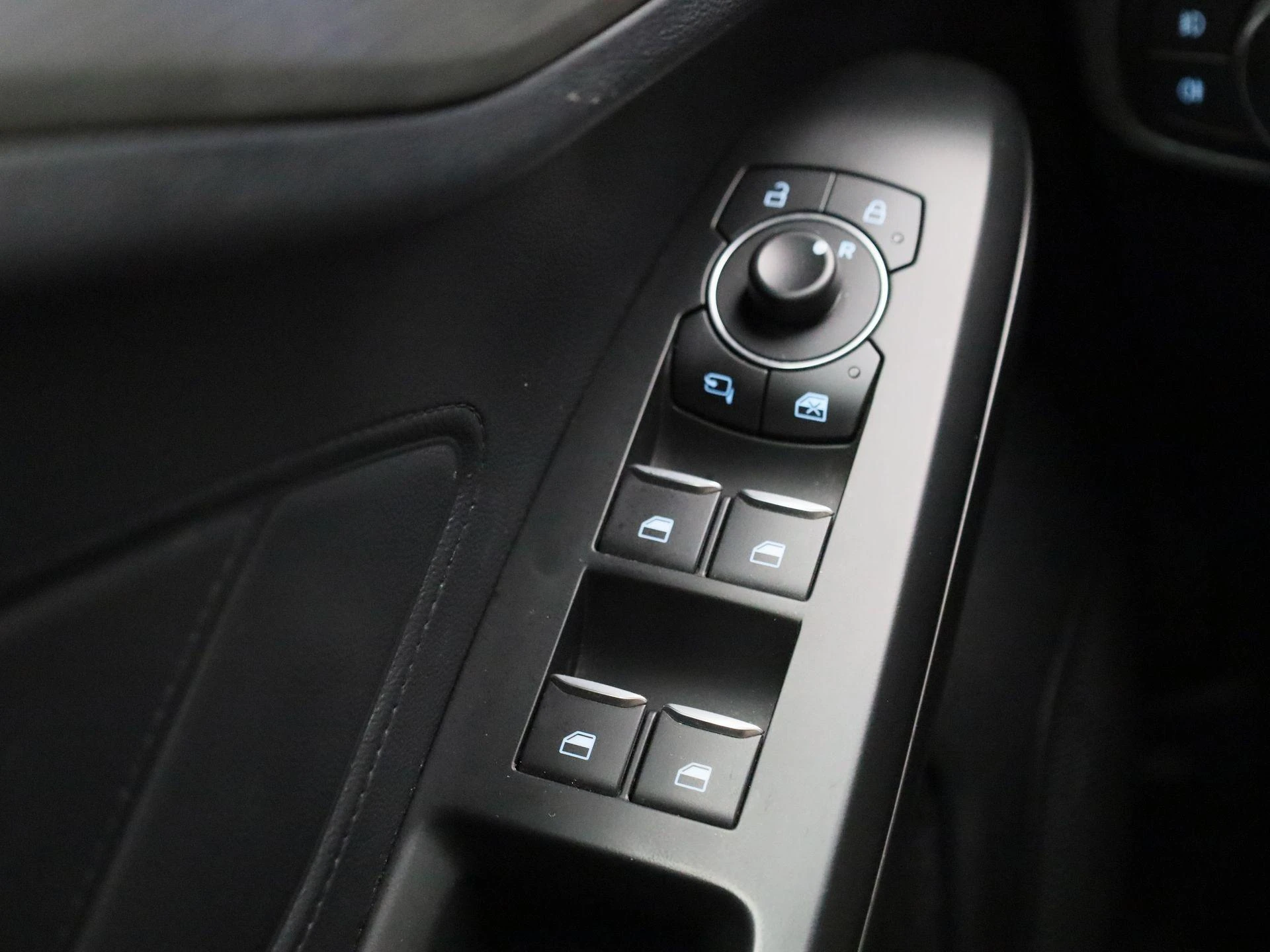 Ford Focus Clipper 1.0i EcoBoost MHEV 92kW Connected