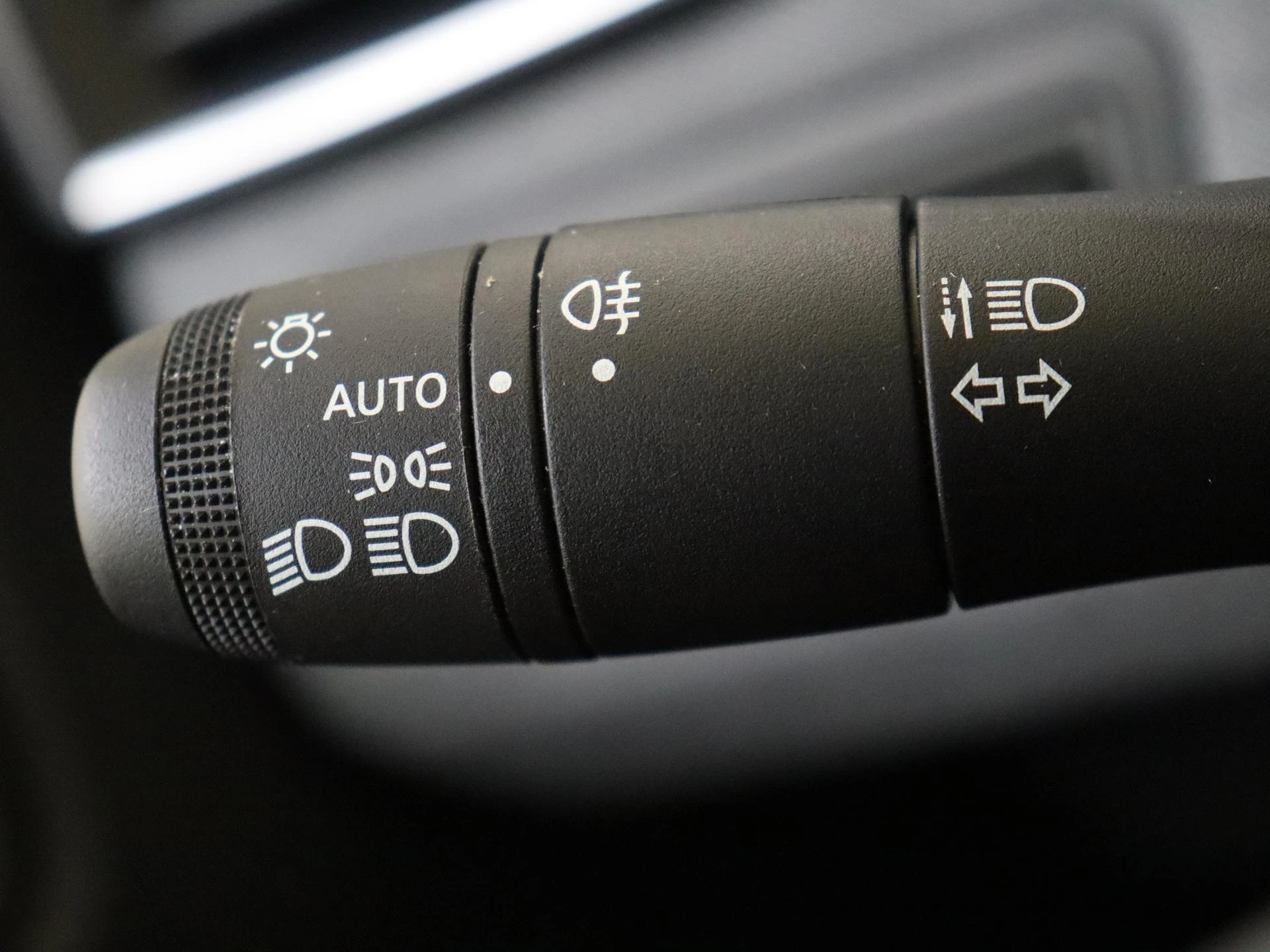 Renault-Clio-image-23