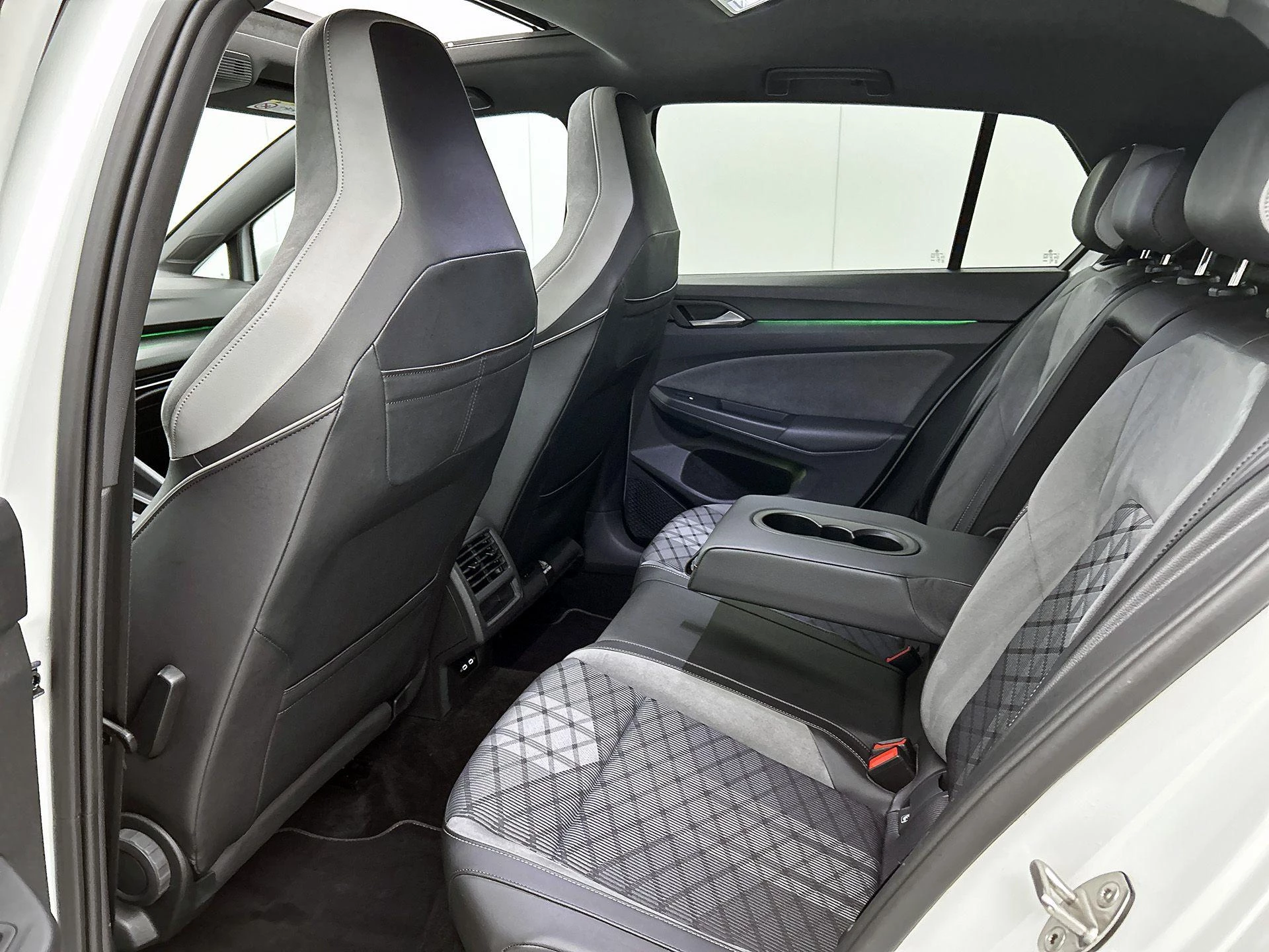 Volkswagen Golf 1.5 eTSI R-Line