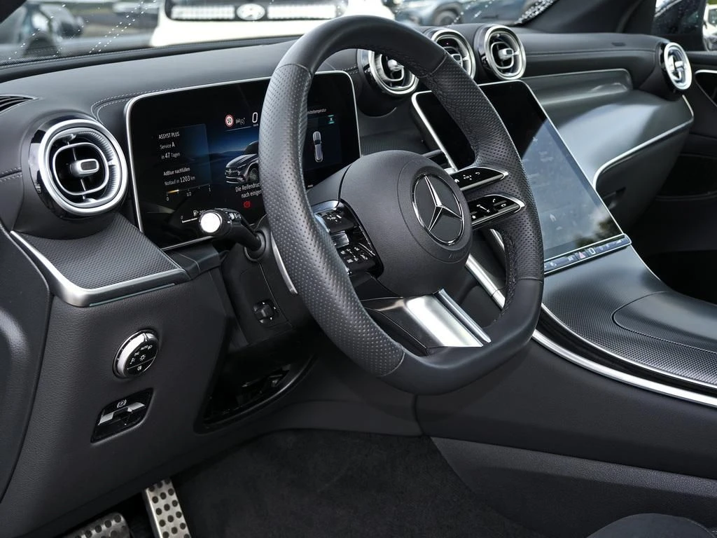 Mercedes-Benz-GLC 220 d-image-8