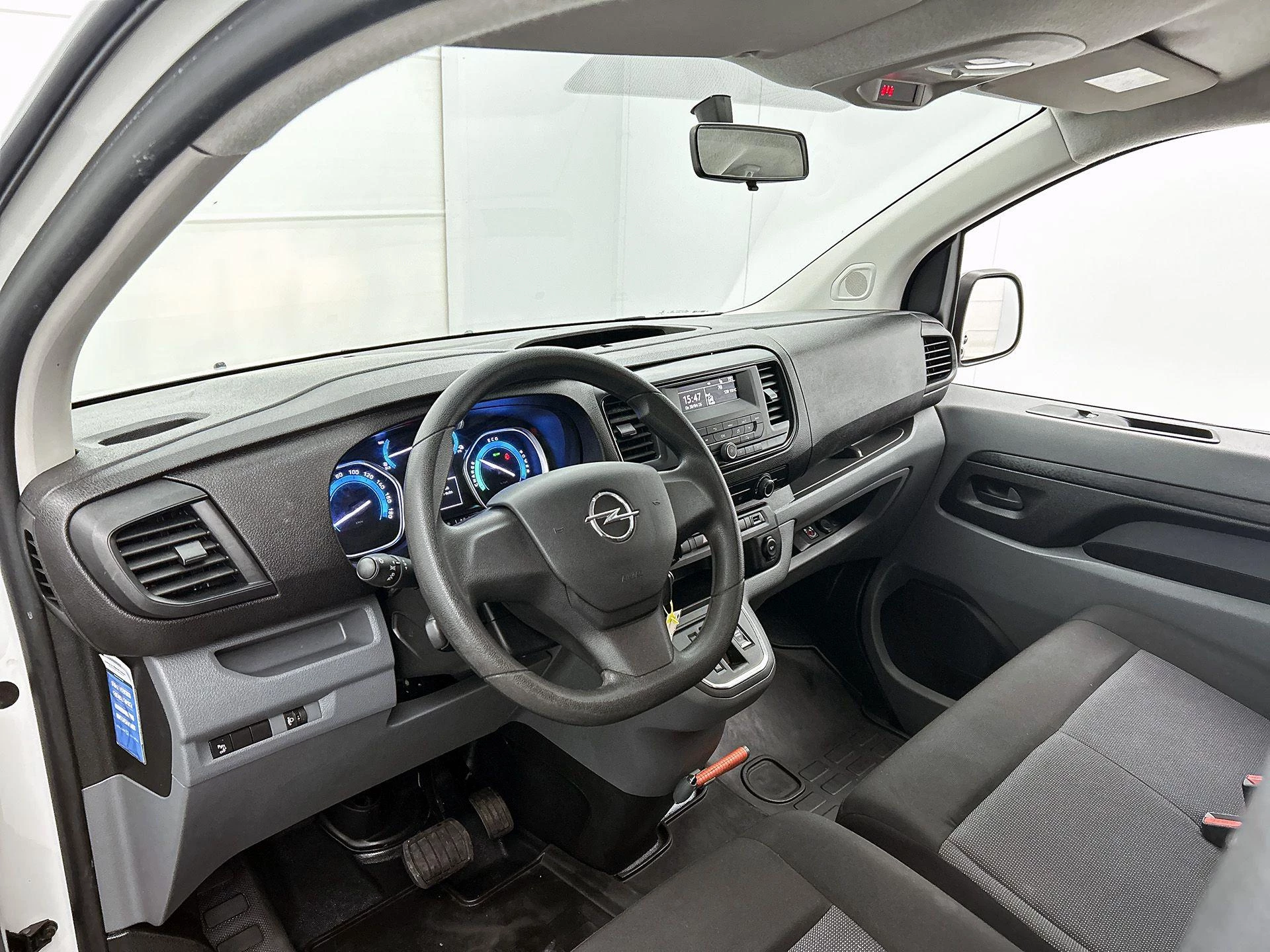 Opel-Vivaro-e-image-19