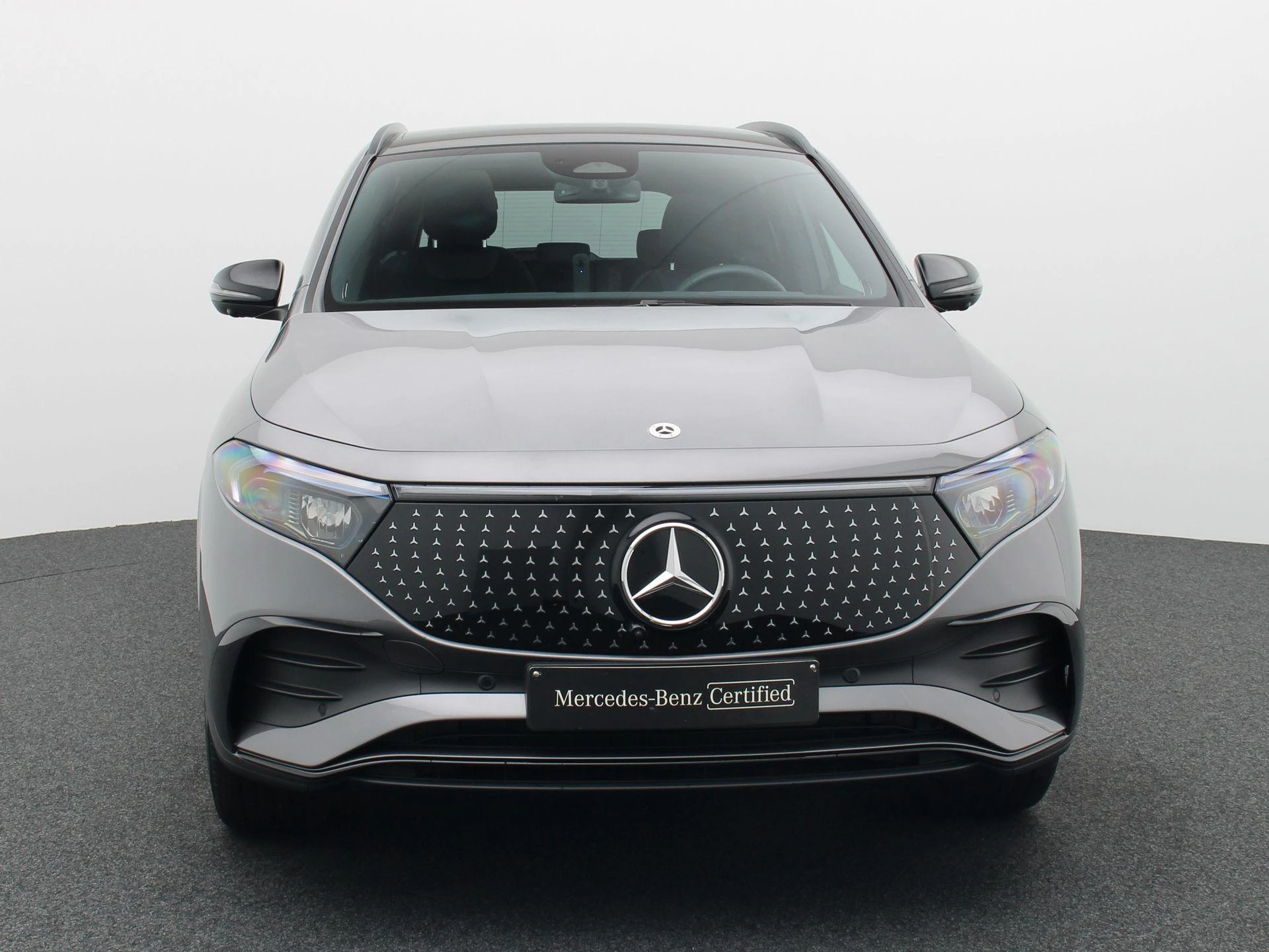Mercedes-Benz-EQA-image-2