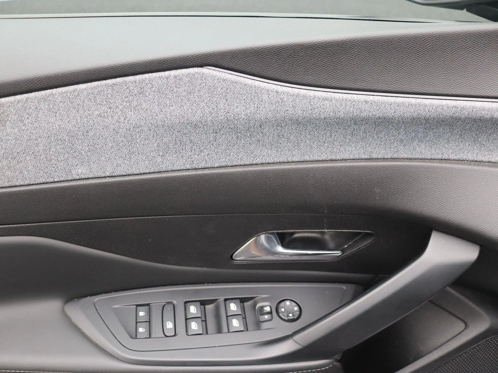 Peugeot-e-308-image-7