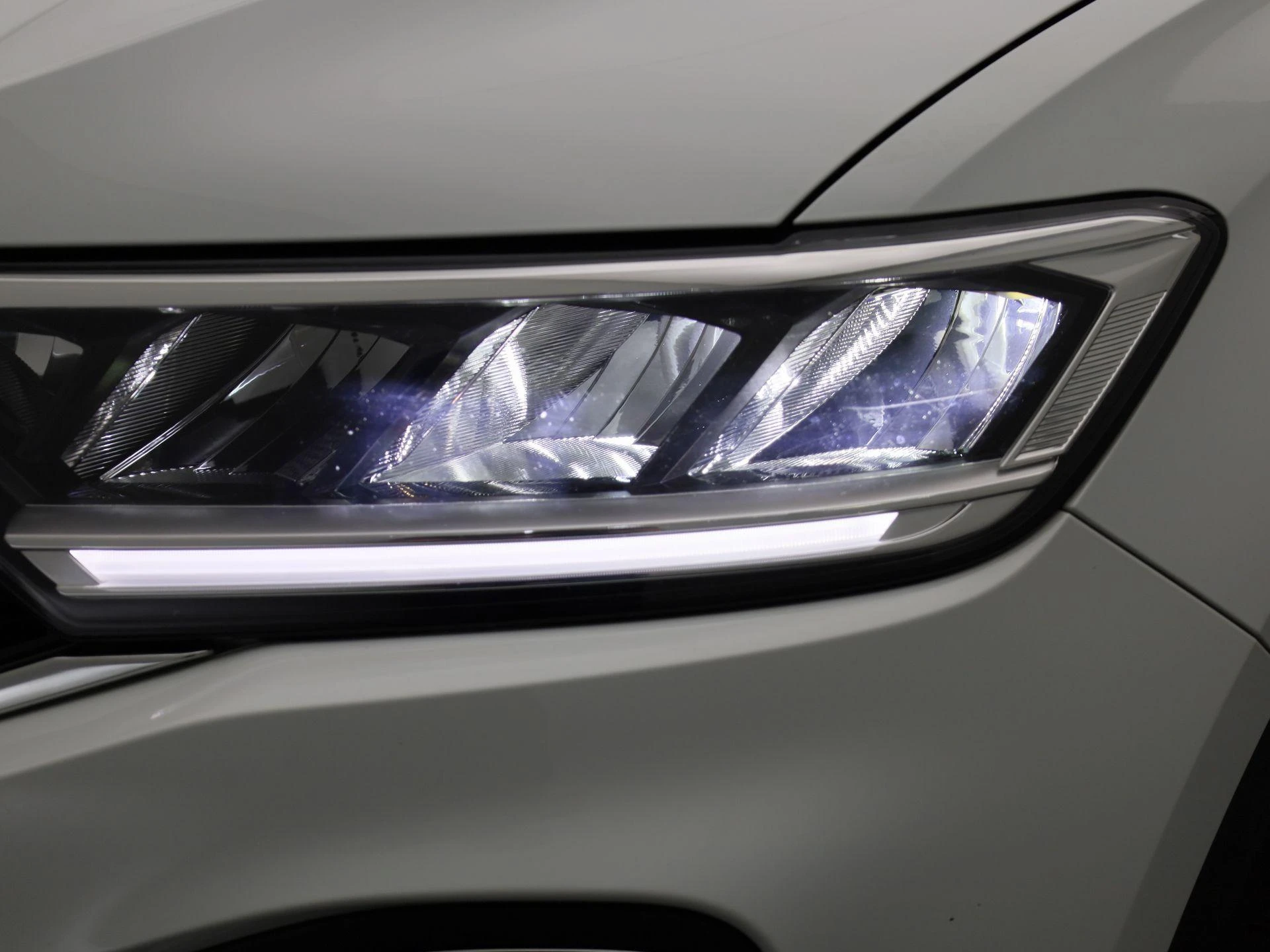 Volkswagen-T-Roc-image-14
