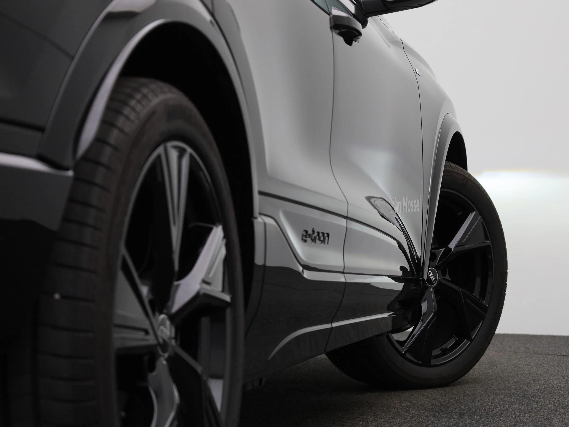 Audi-Q6 e-tron-image-57