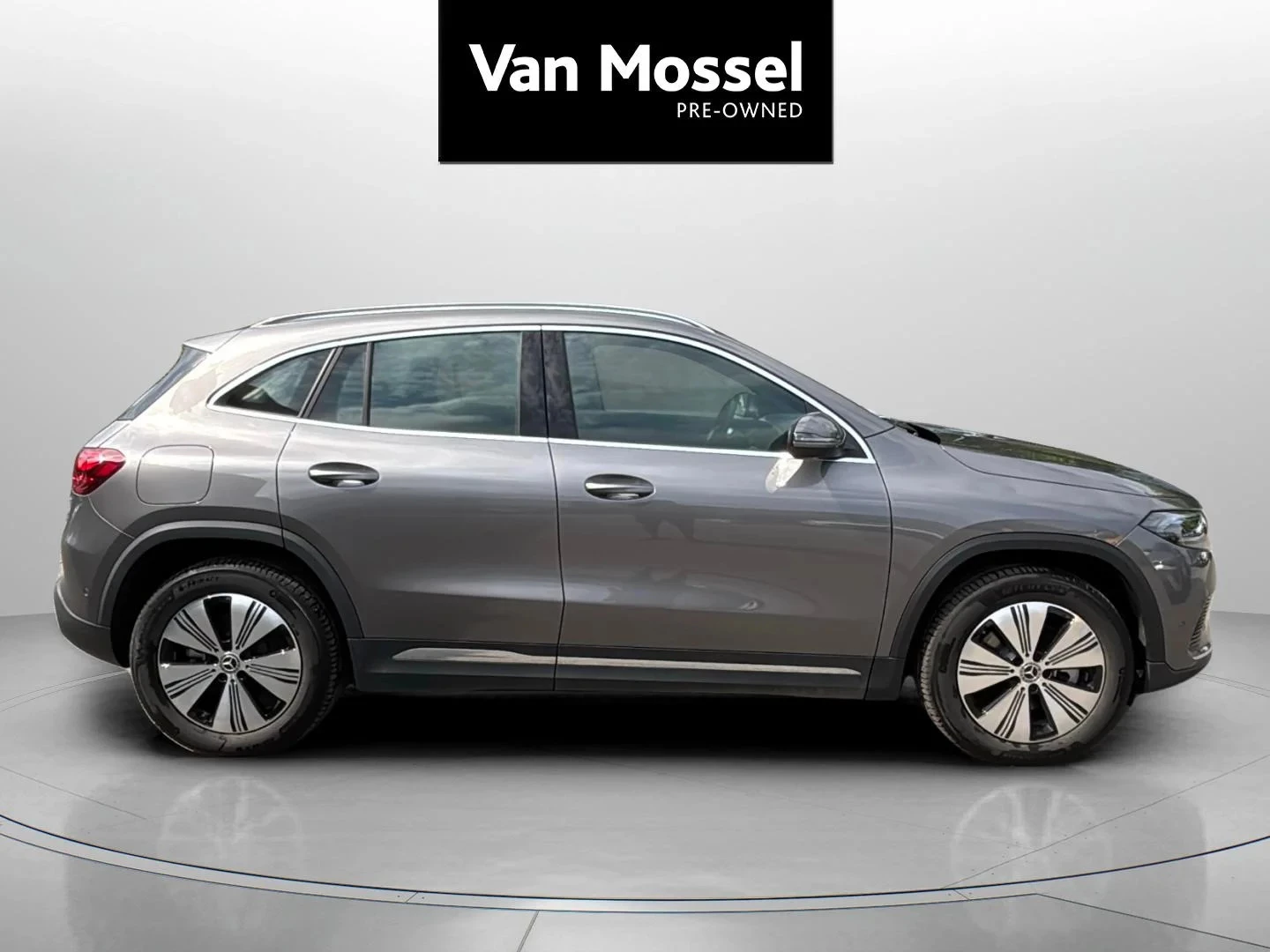 Mercedes-Benz-EQA-image-5