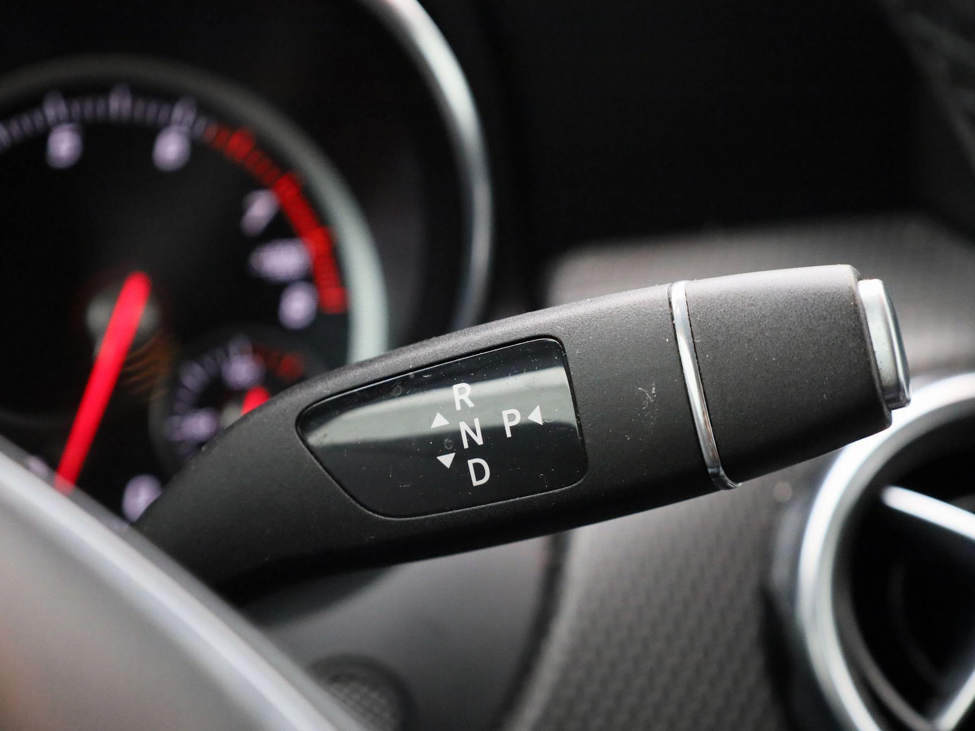 Mercedes-Benz-GLA-image-20