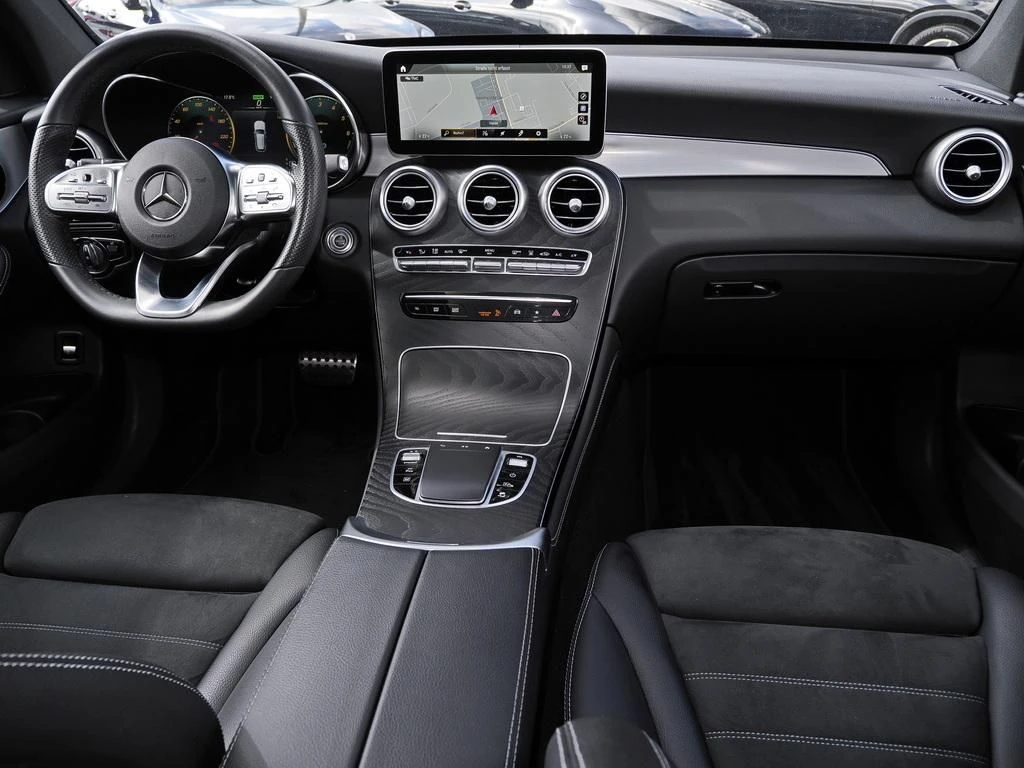 Mercedes-Benz-GLC 300 de-image-13
