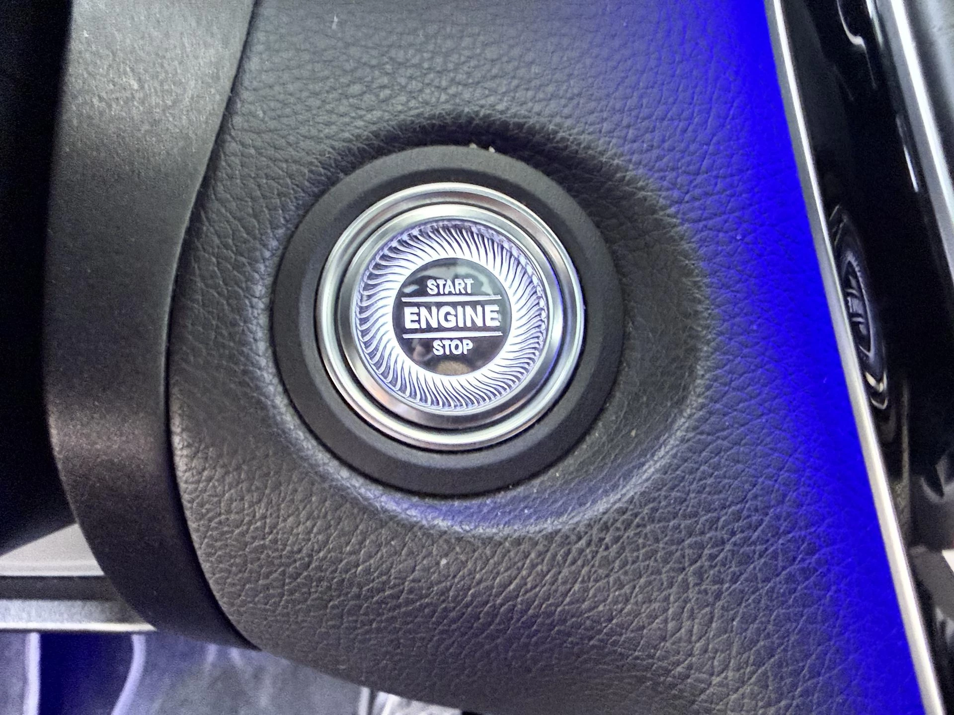 Mercedes-Benz-C-Klasse-image-21