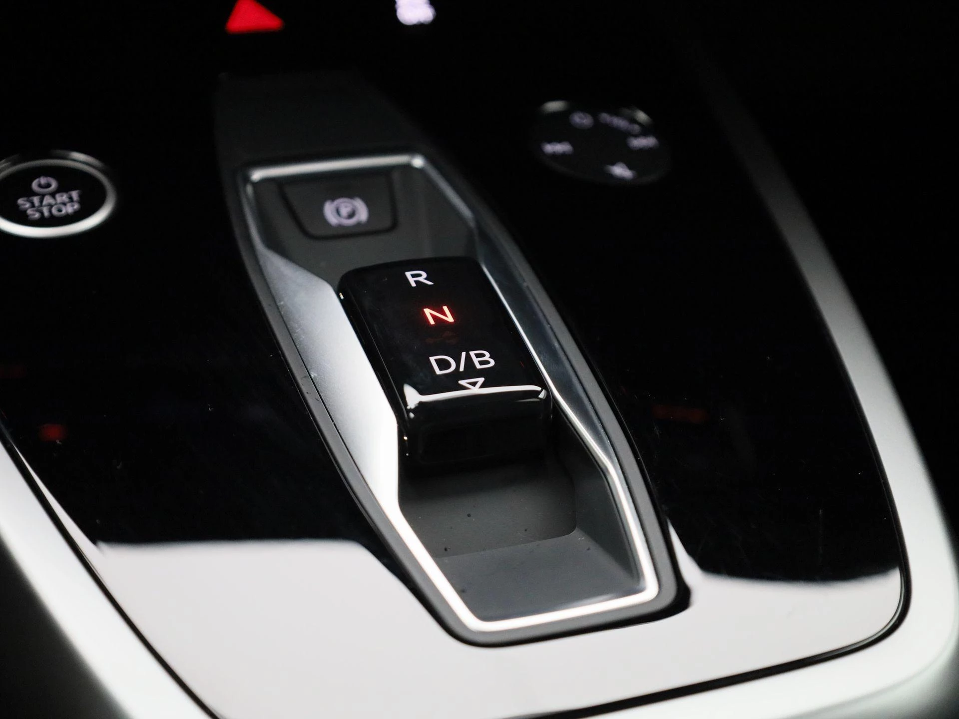 Audi-Q4 e-tron-image-18
