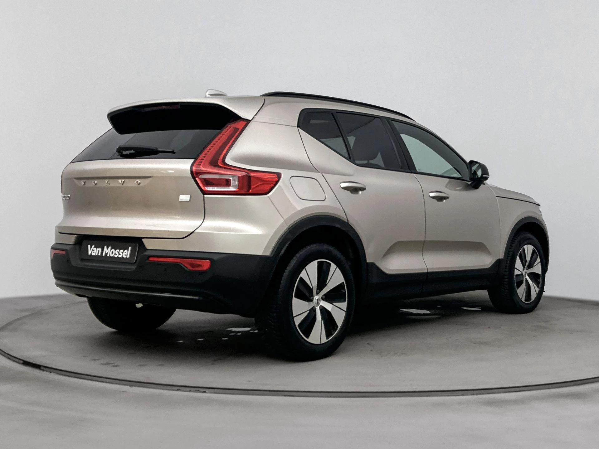 Volvo XC40 T4 Recharge Plus Dark
