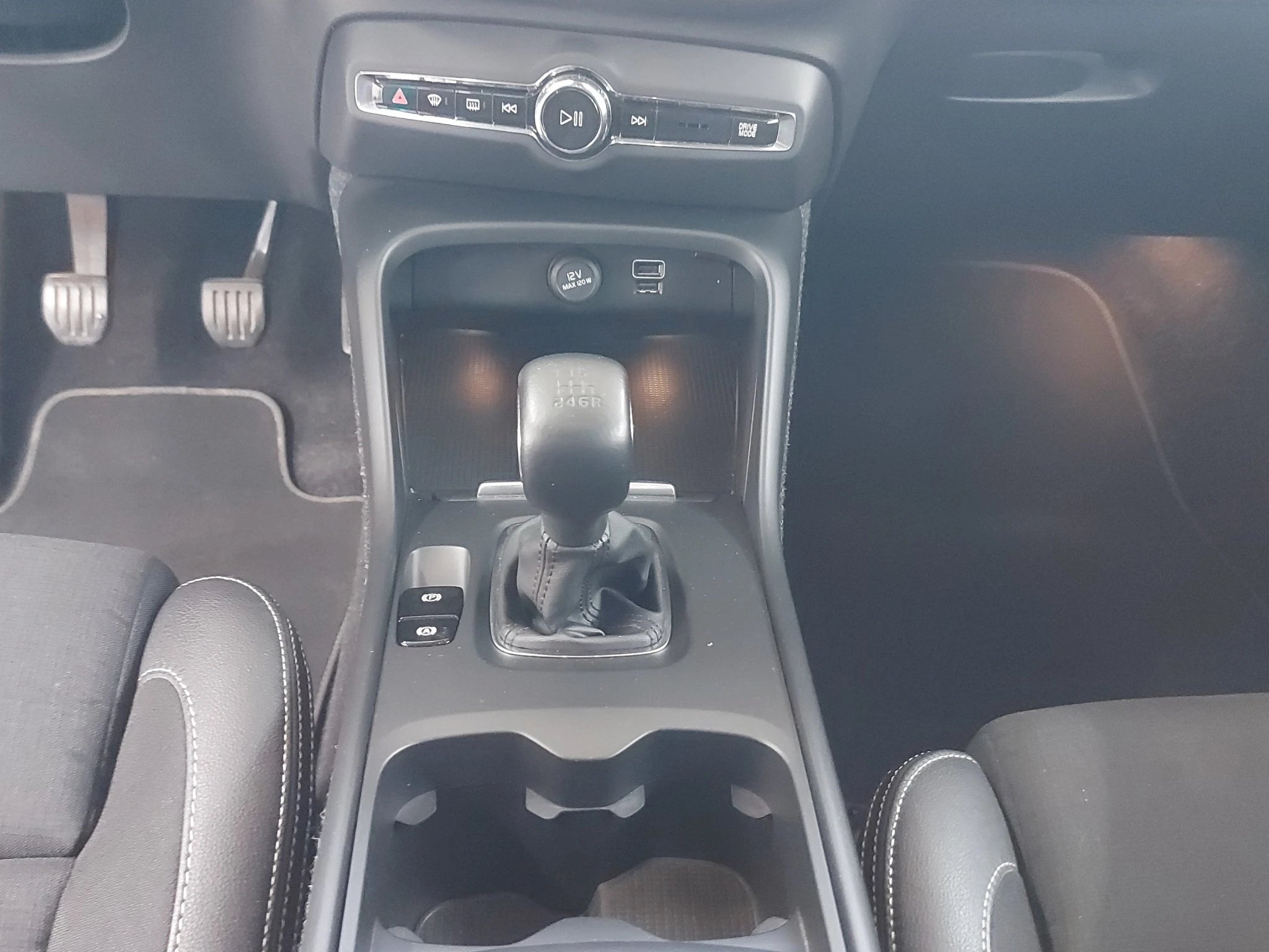 Volvo-XC40-image-13
