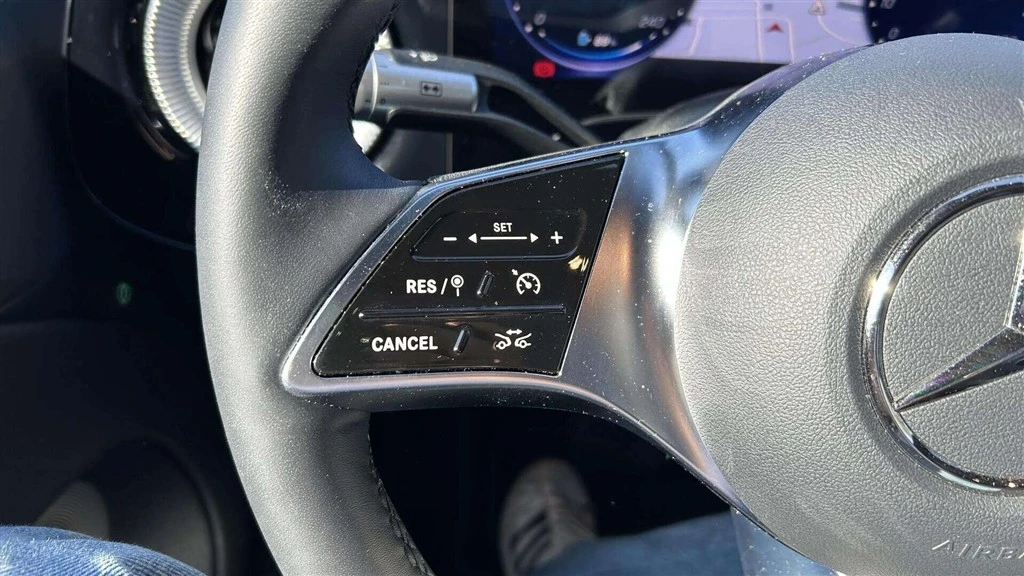 Mercedes-Benz-CLA-image-11