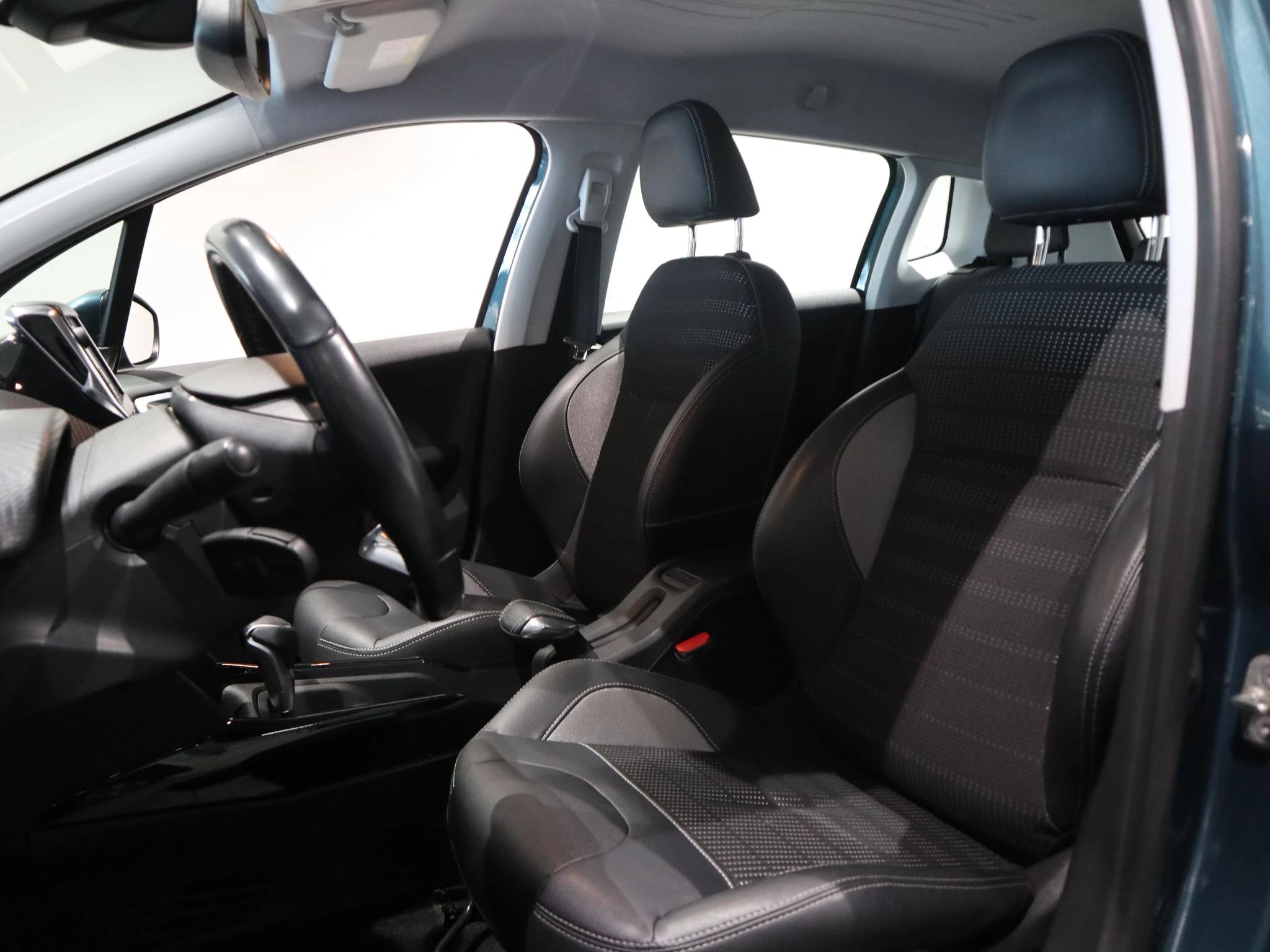 Peugeot-2008-image-7