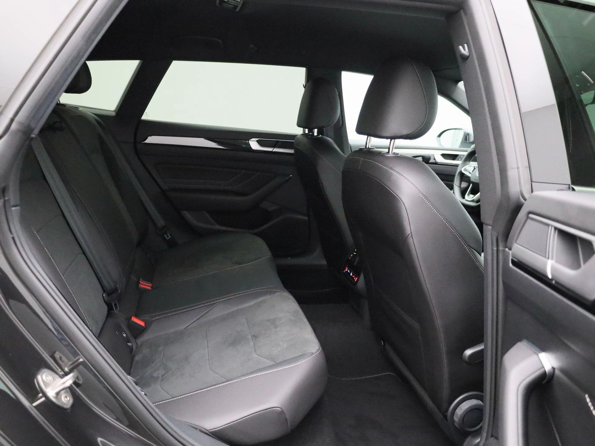 Volkswagen Arteon Shooting Brake 1.4 TSI eHybrid R-Line Business+ 218 PK|