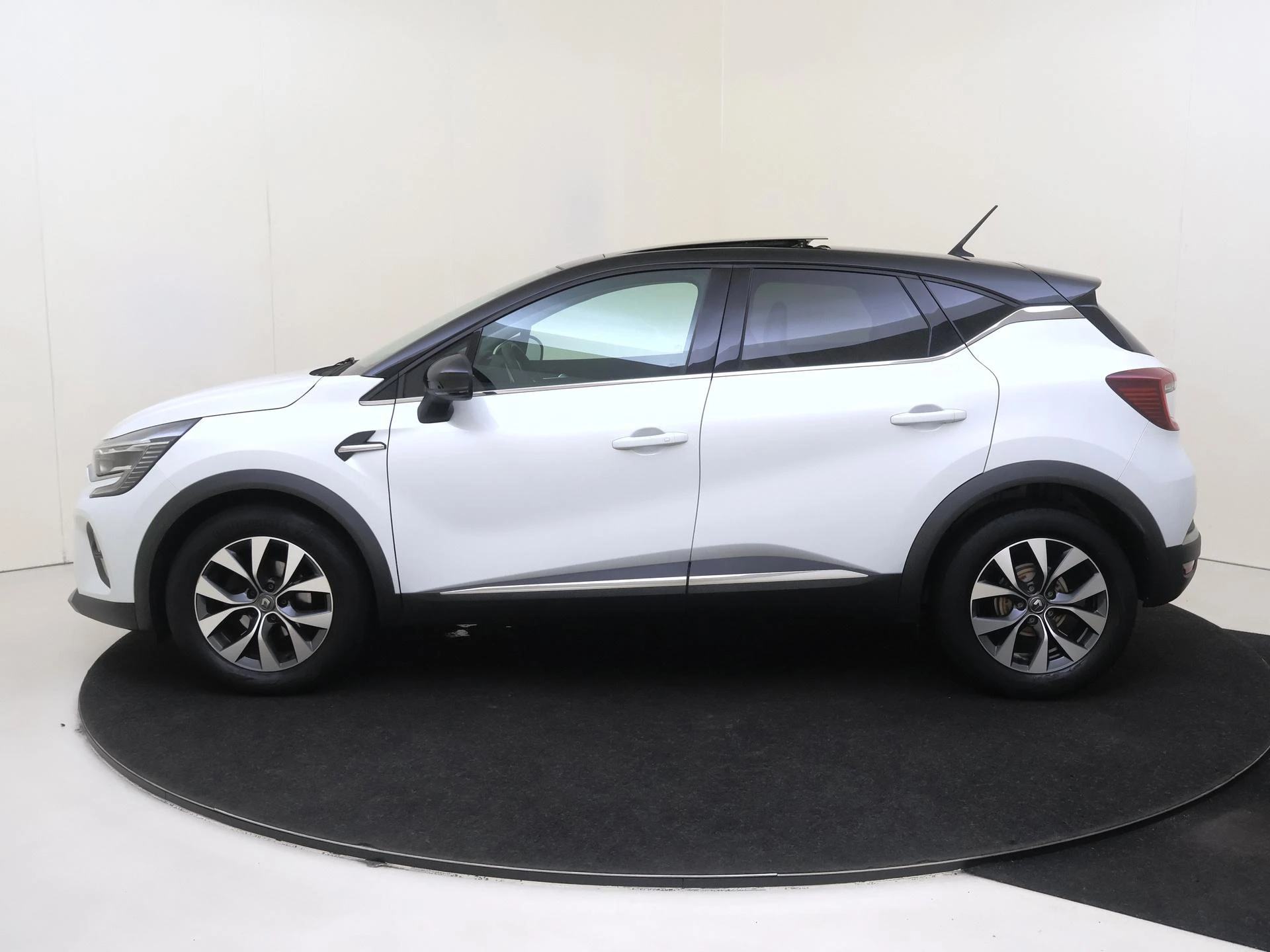 Renault-Captur-image-3