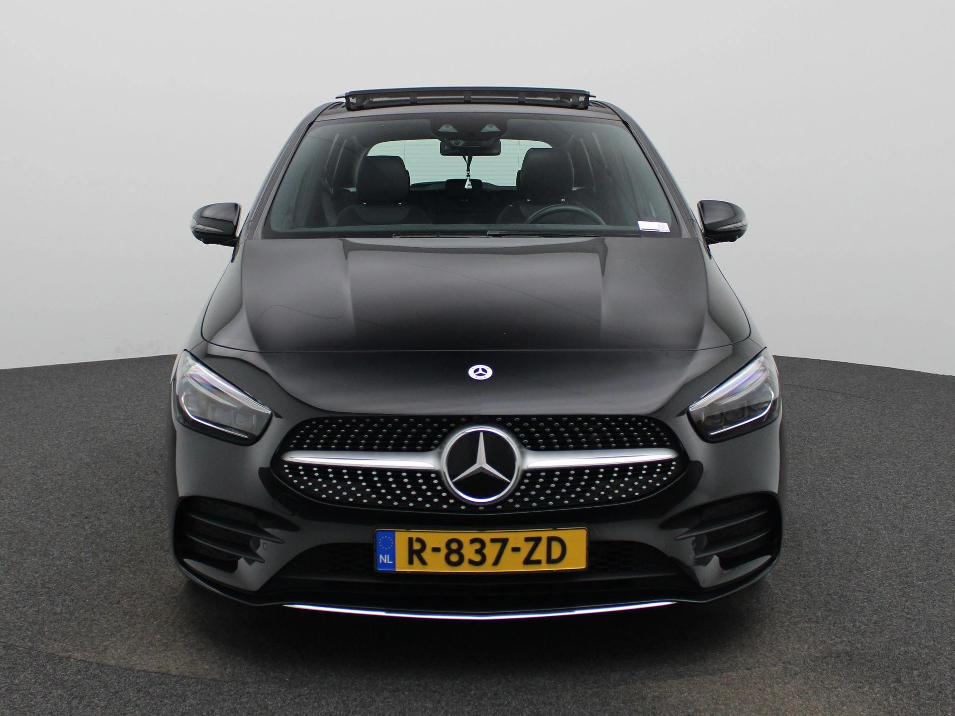 Mercedes-Benz-B-Klasse-image-2