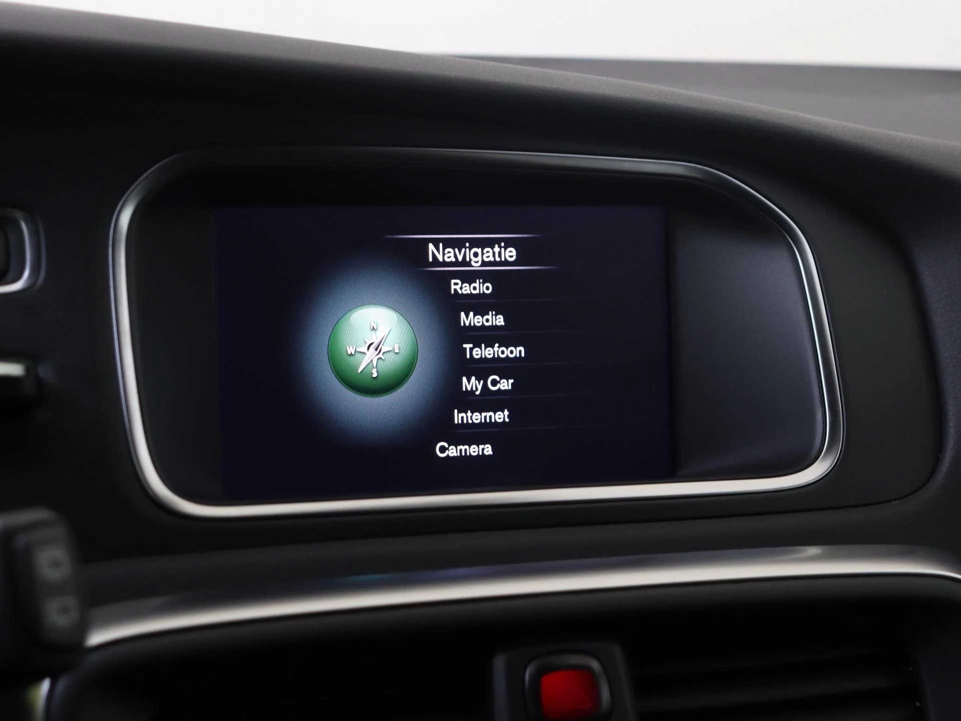 Volvo-V40-image-15