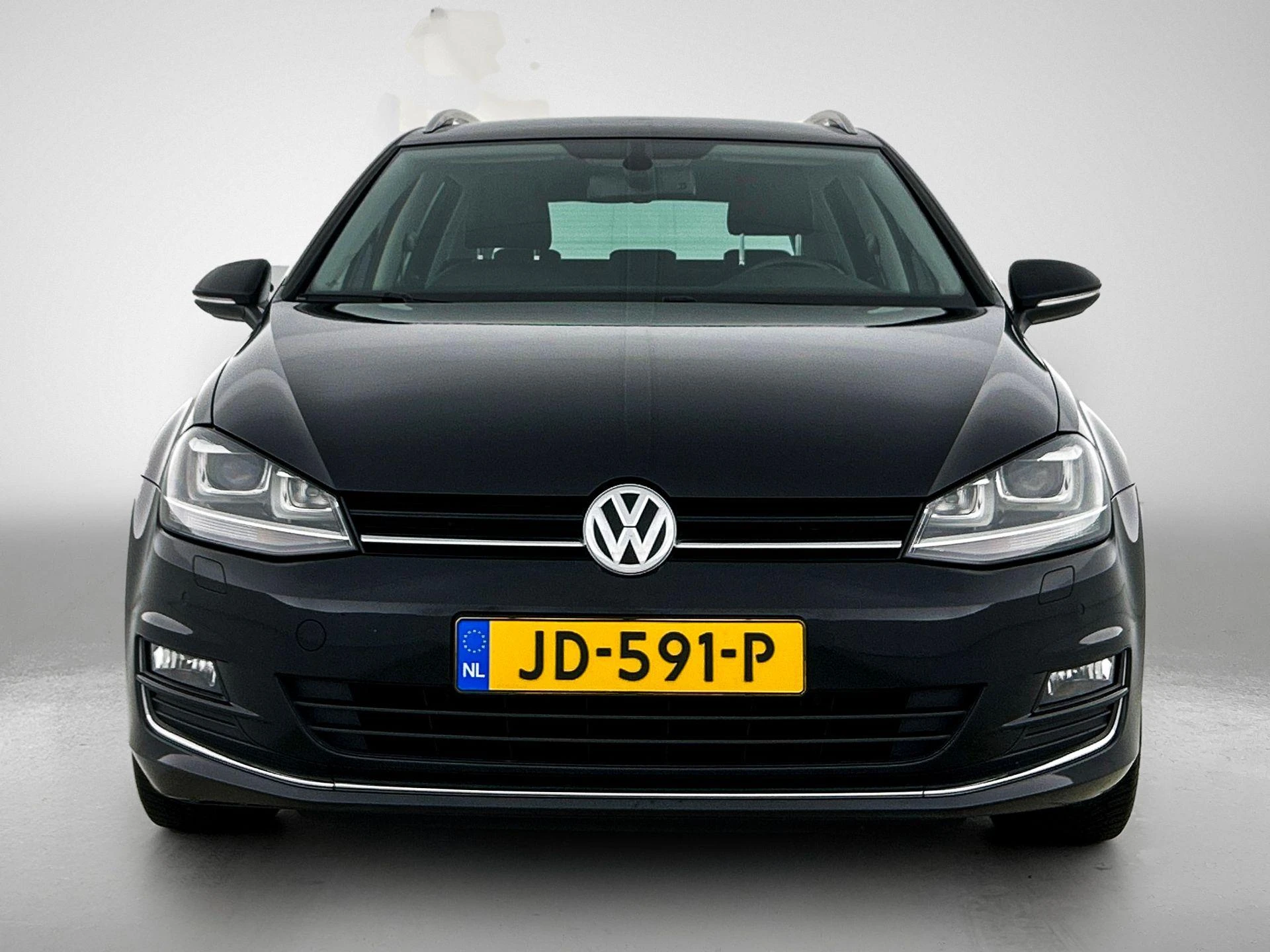 Volkswagen-Golf-image-5
