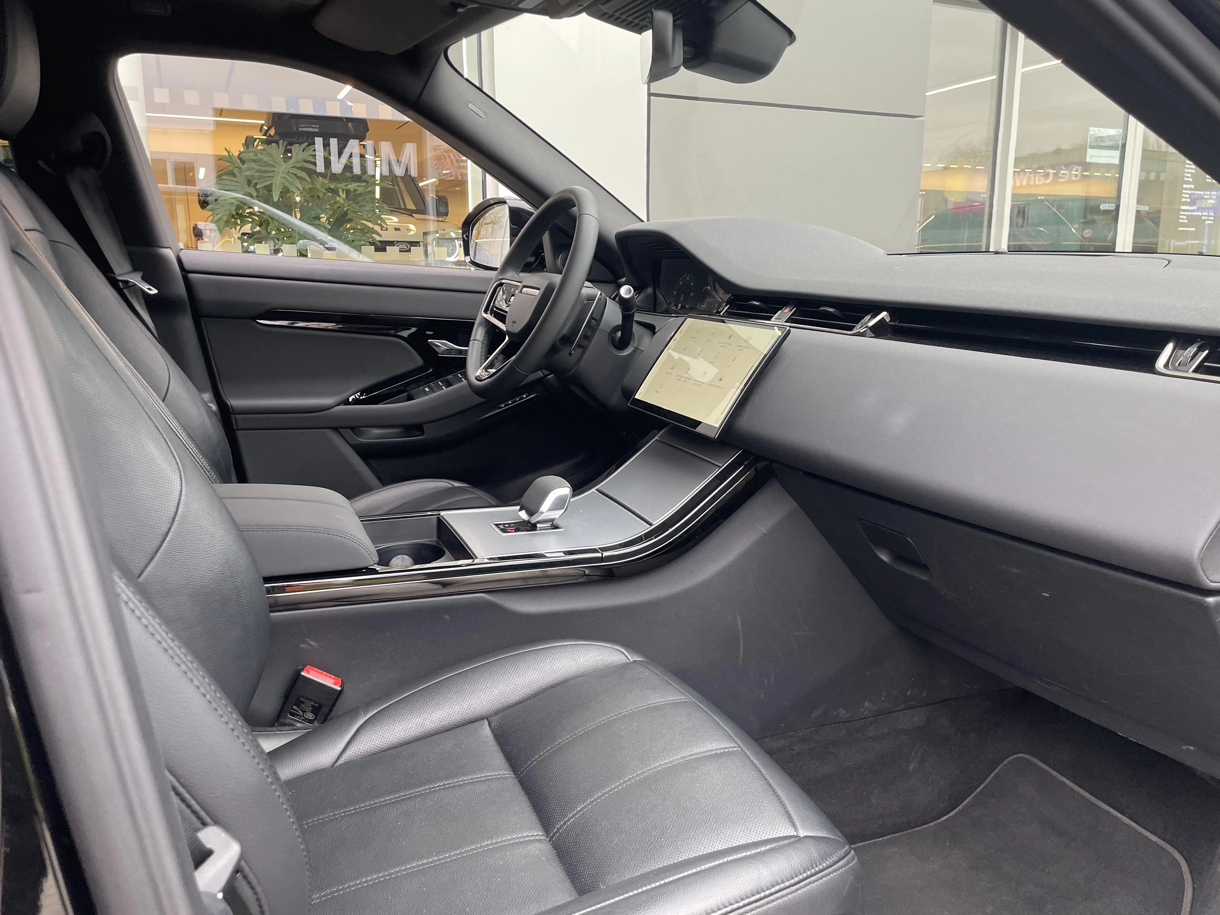 Land Rover Range Rover Evoque P300e S AWD Auto