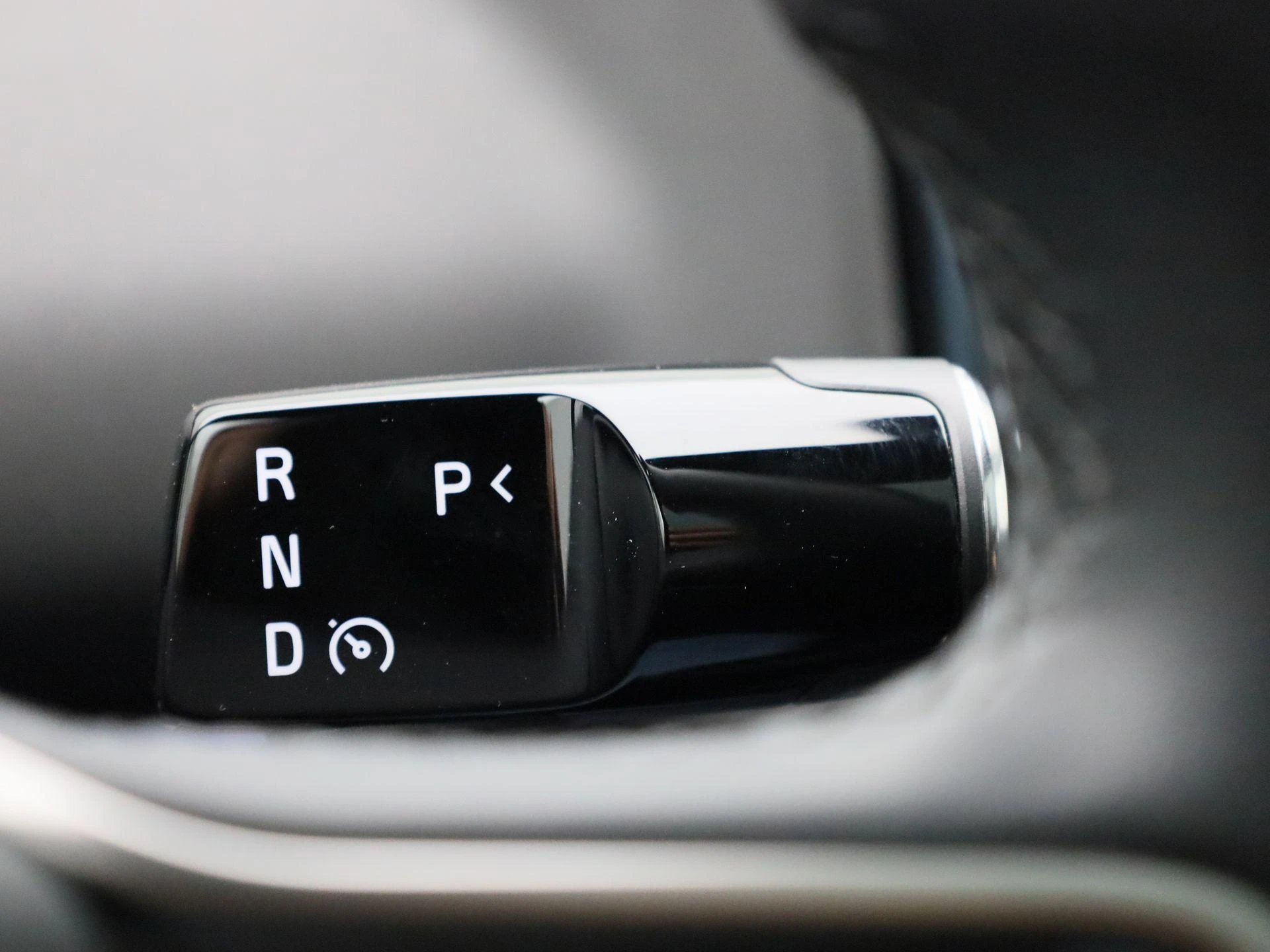 Volvo-EX30-image-25