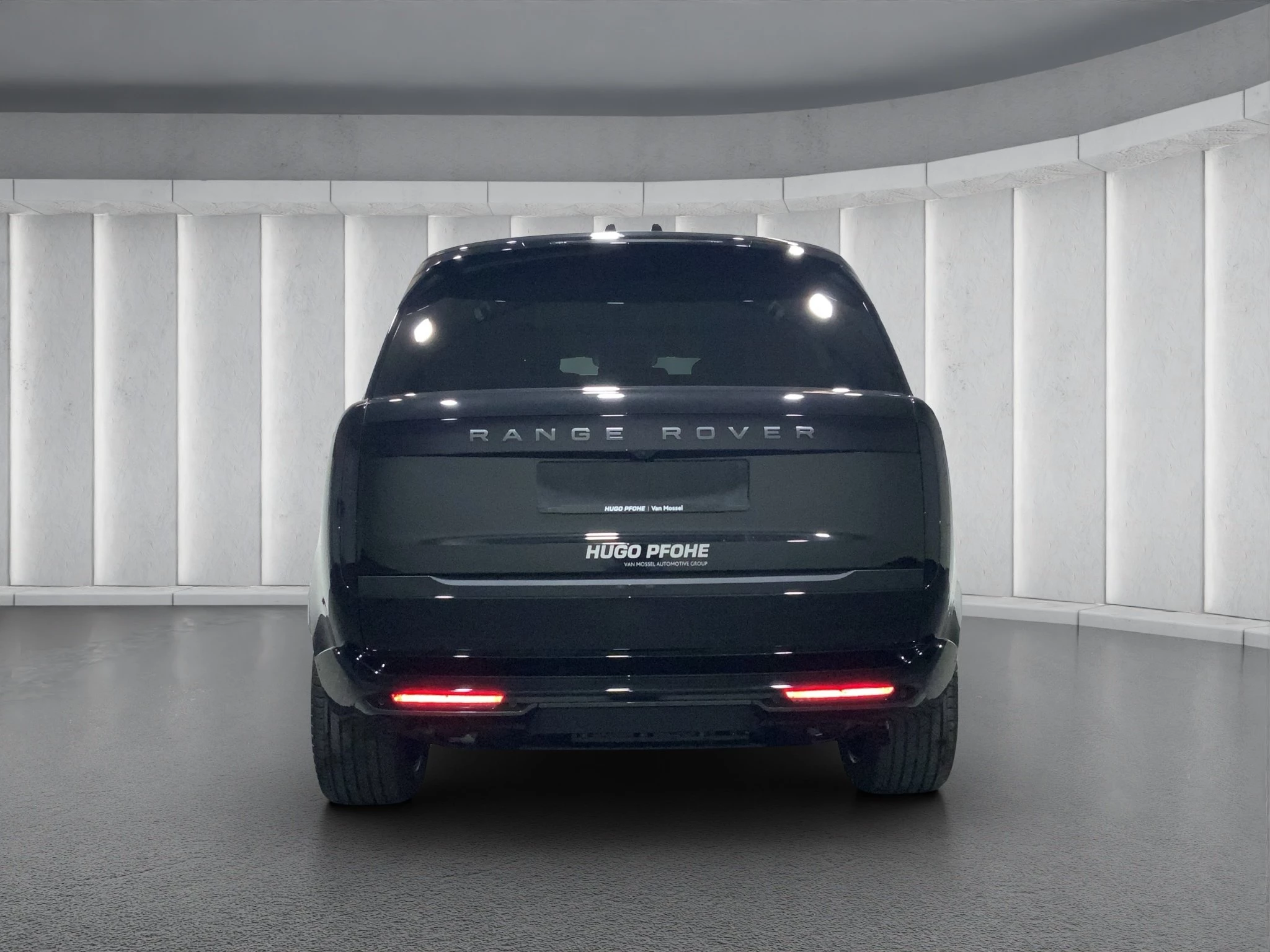 Land Rover-Range Rover-image-2