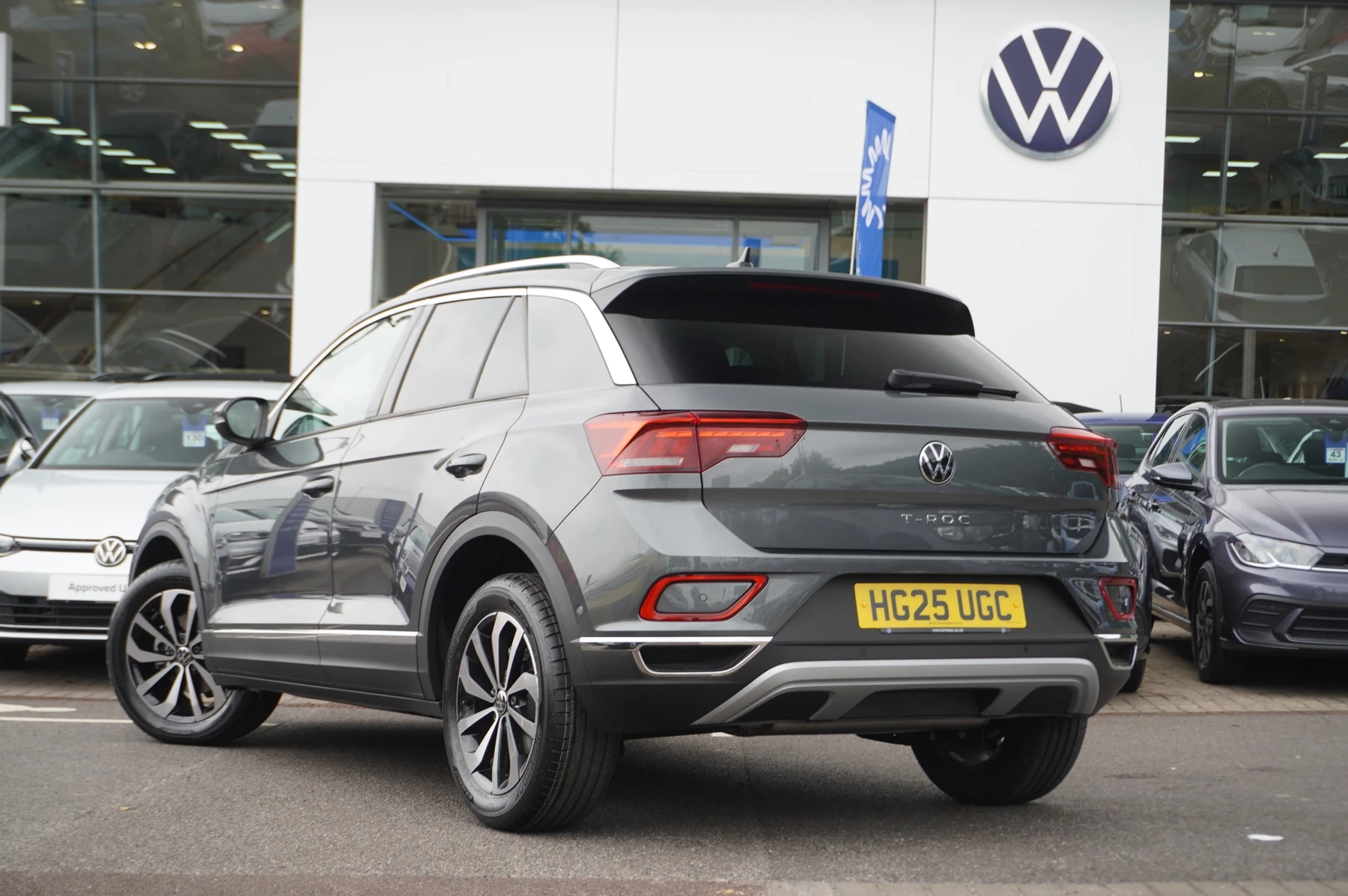 Volkswagen-T-Roc-image-2