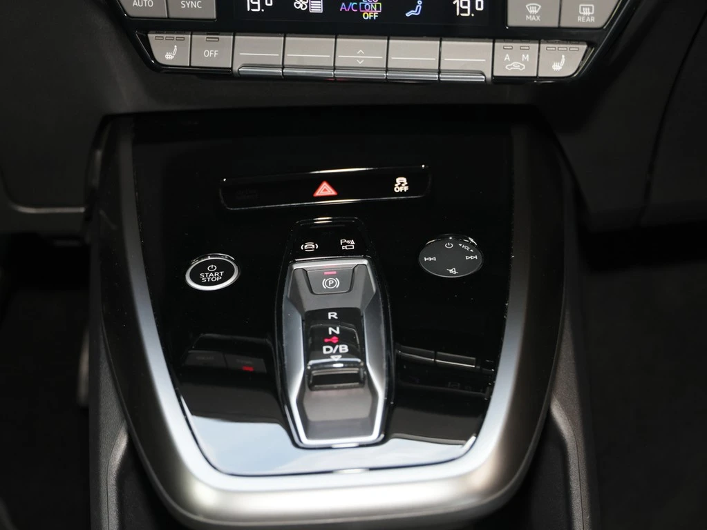 Audi Q4 e-tron 45 S line