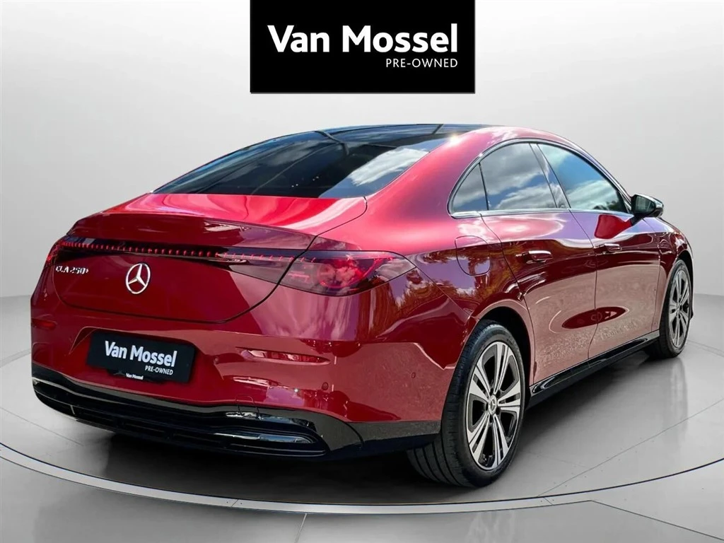 Mercedes-Benz-CLA-image-4