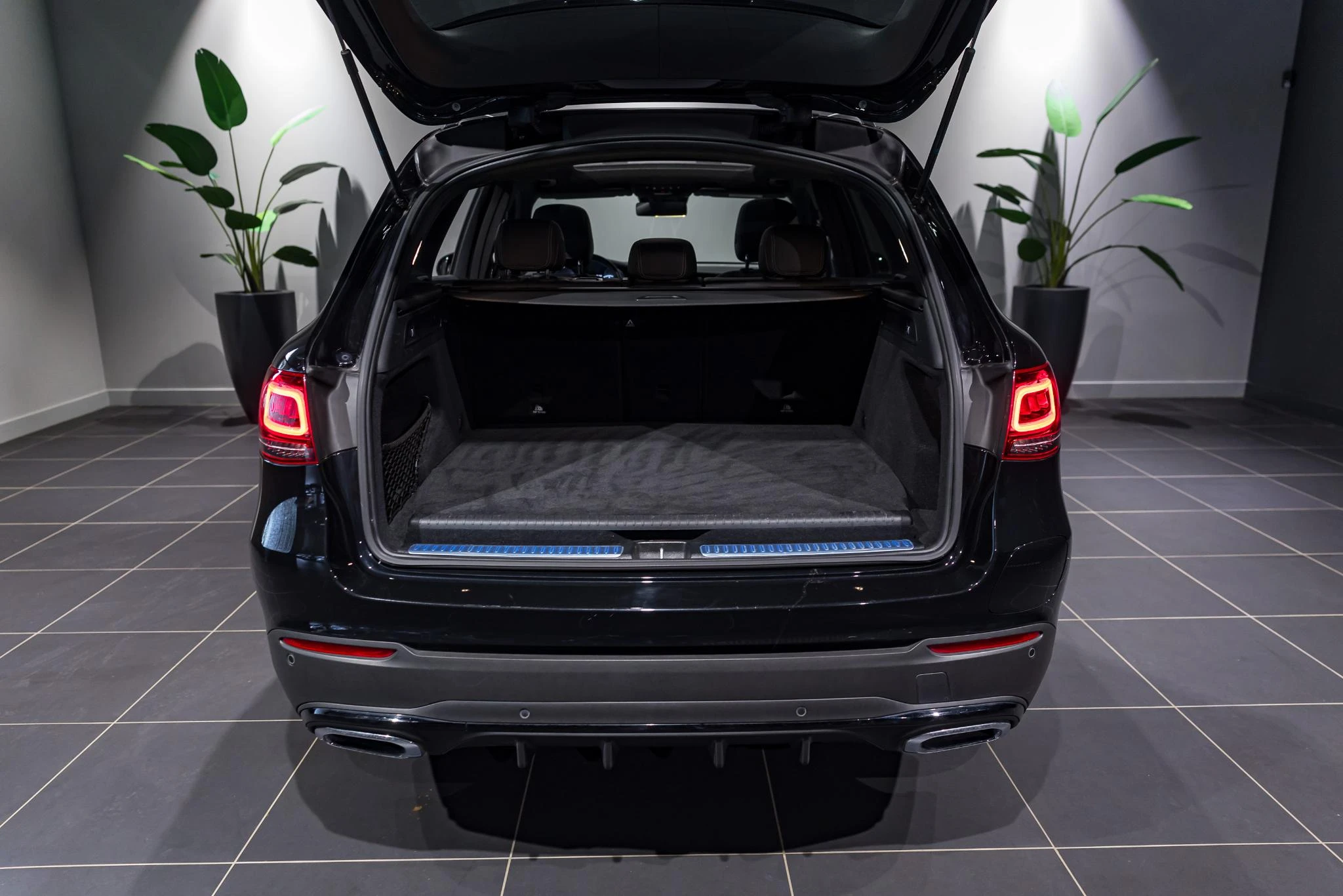 Mercedes-Benz-GLC-image-10