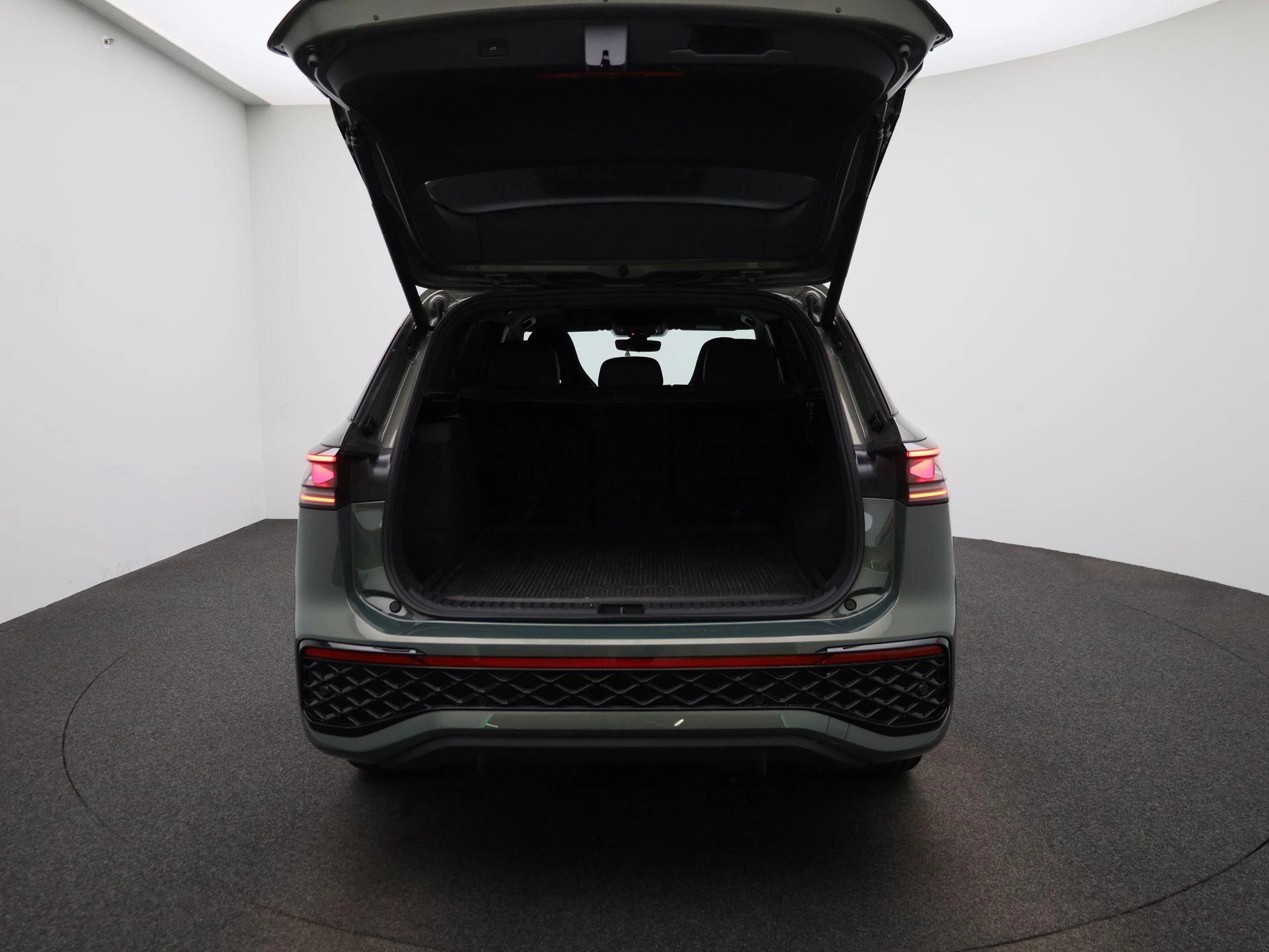 Volkswagen Tayron 1.5 eHybrid R-Line Edition 204 PK|